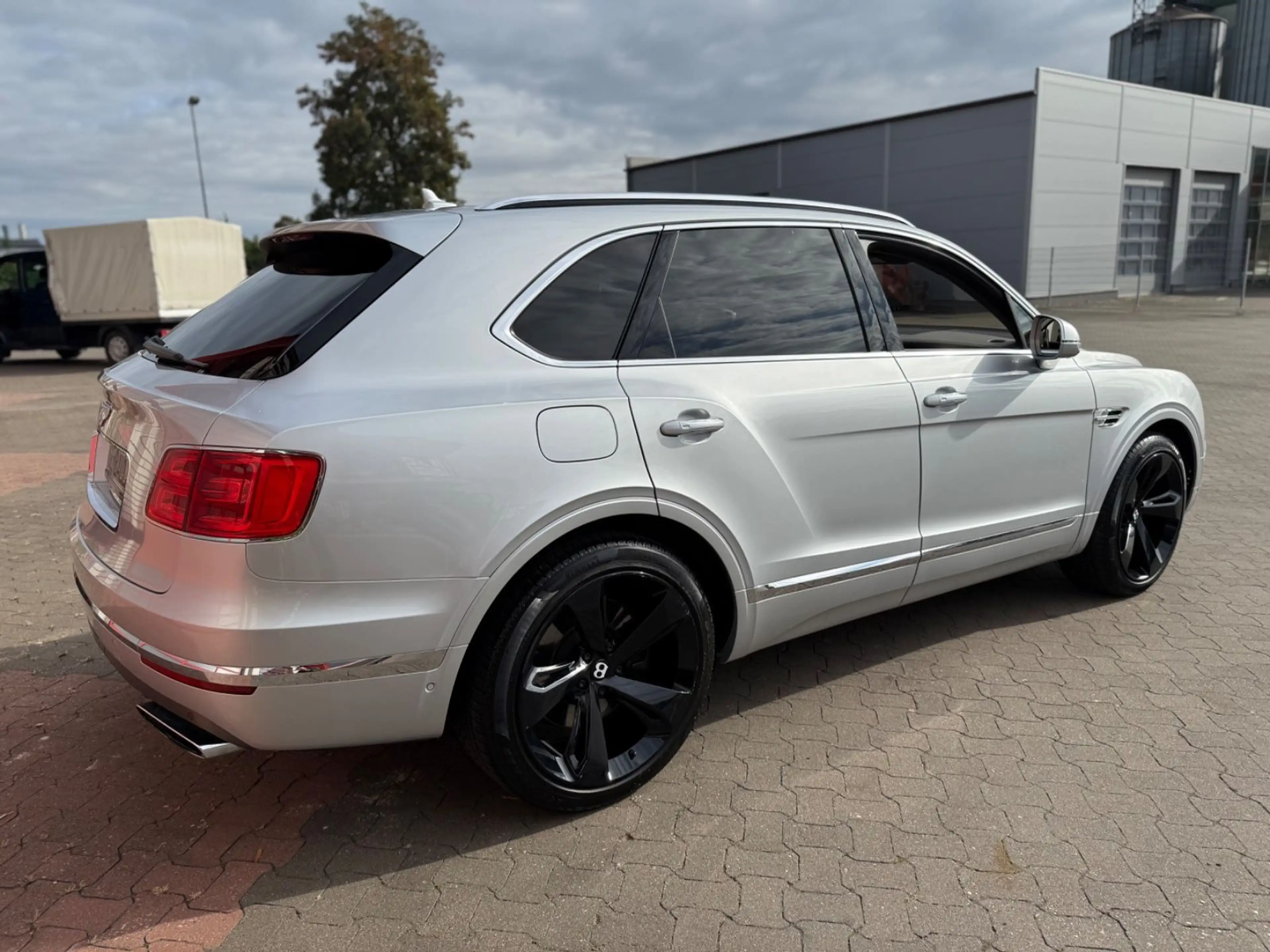 Bentley Bentayga BENTAYGA 6.0 W12, MULLINER, PANORAMA — photo 5