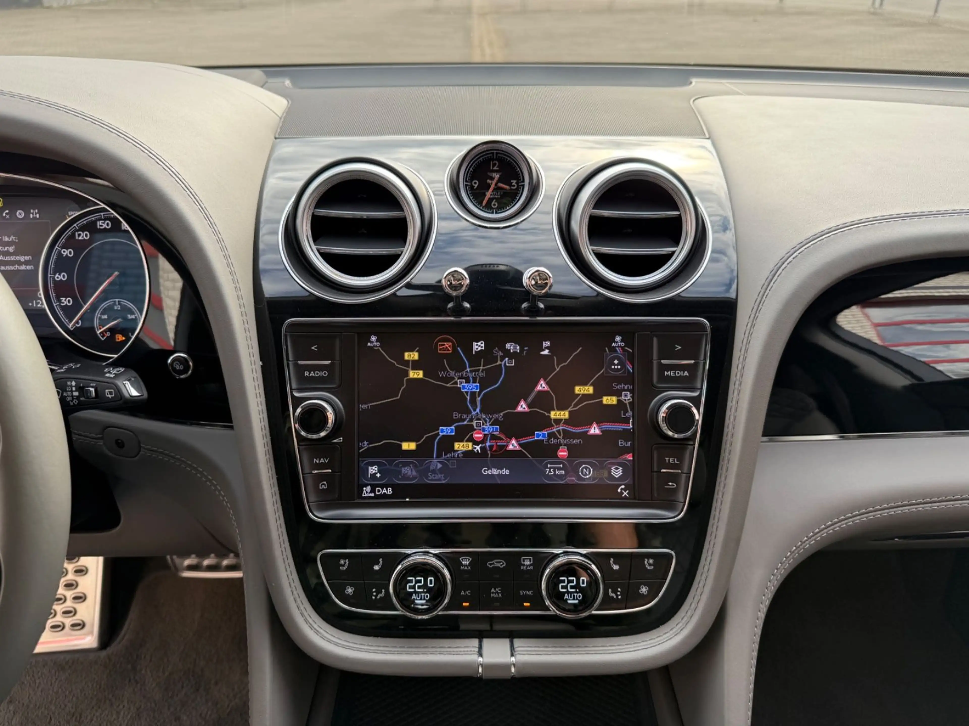 Bentley Bentayga BENTAYGA 6.0 W12, MULLINER, PANORAMA — photo 10