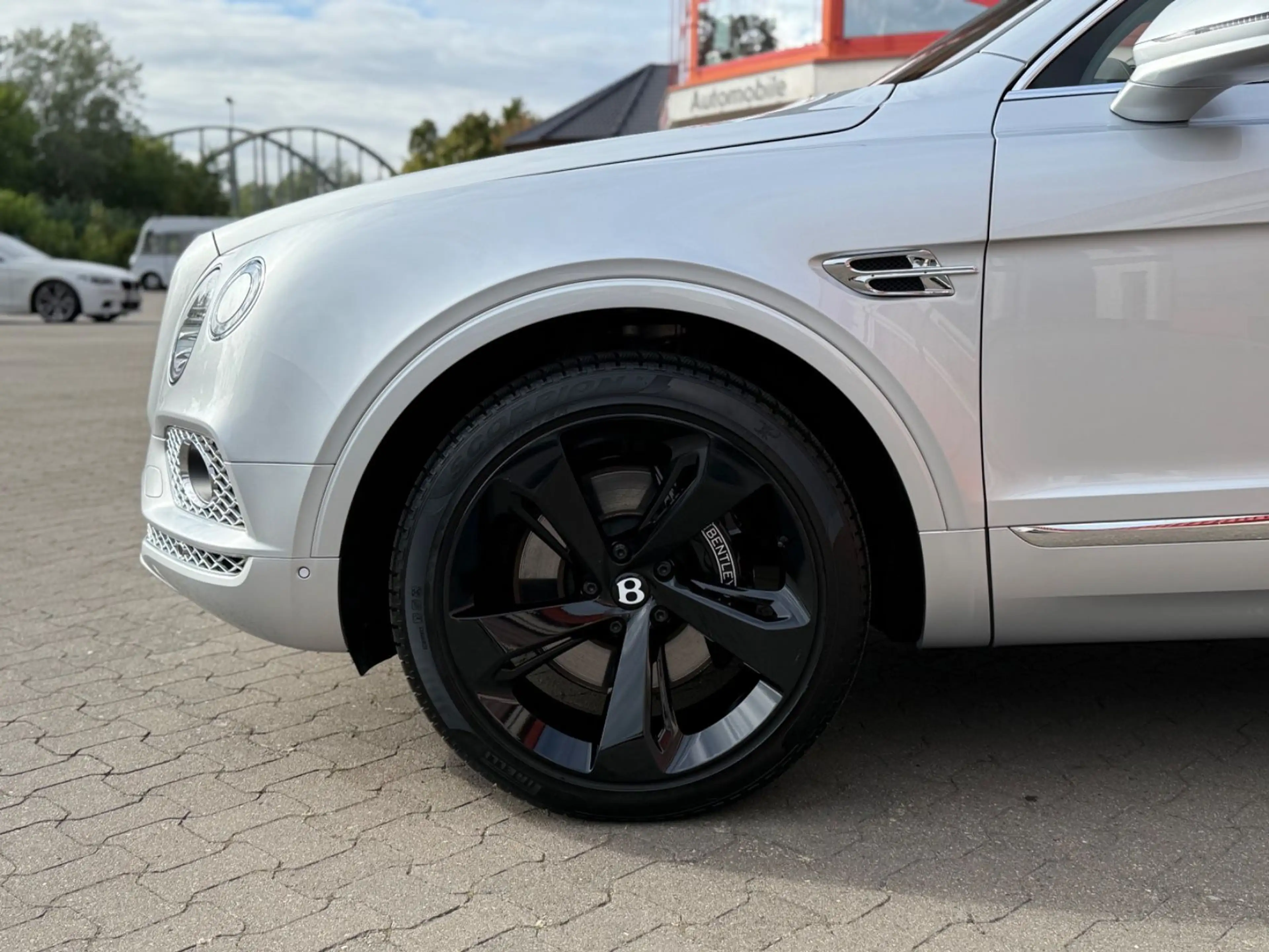Bentley Bentayga BENTAYGA 6.0 W12, MULLINER, PANORAMA — photo 15