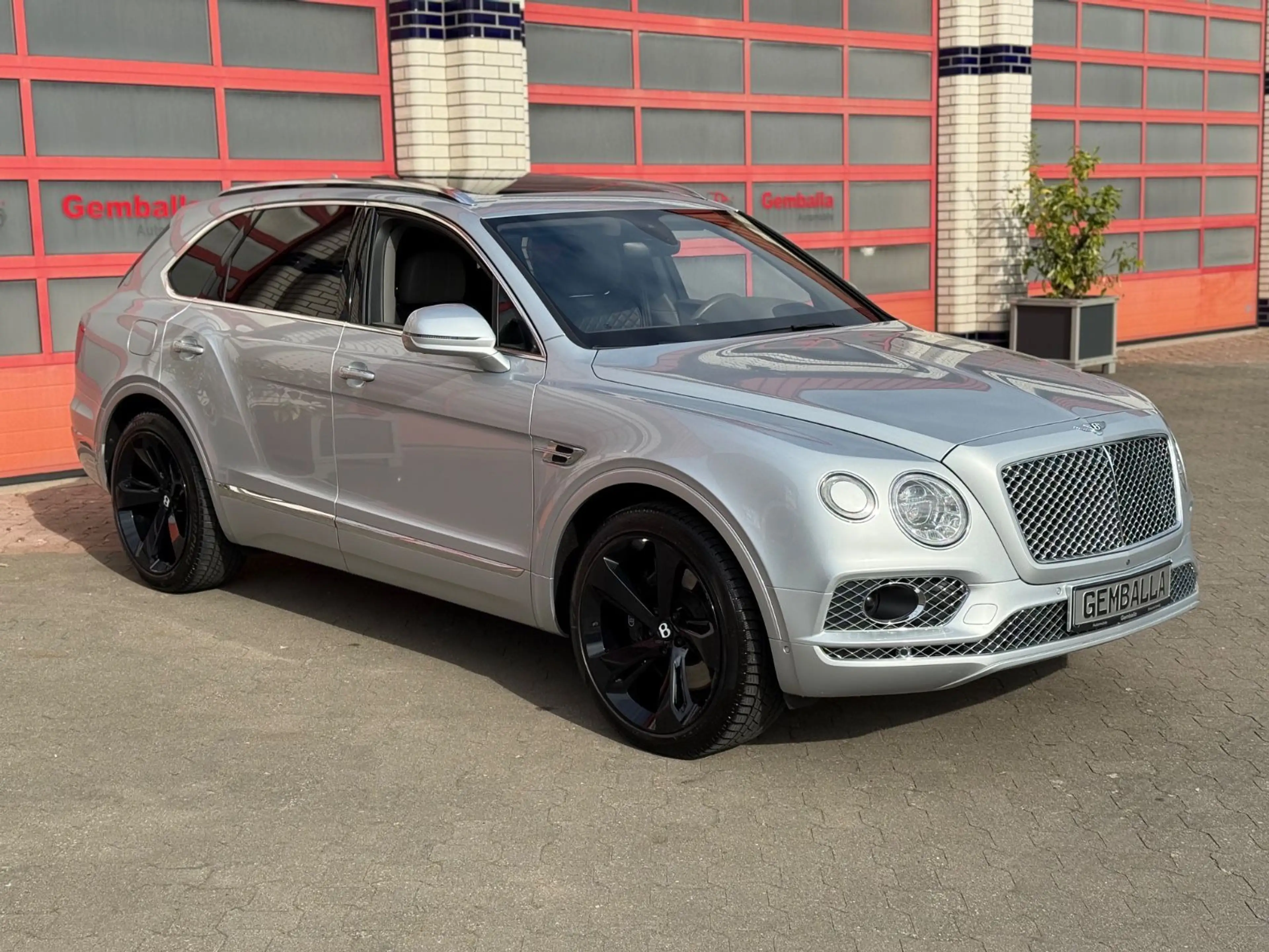 Bentley Bentayga BENTAYGA 6.0 W12, MULLINER, PANORAMA — photo 7