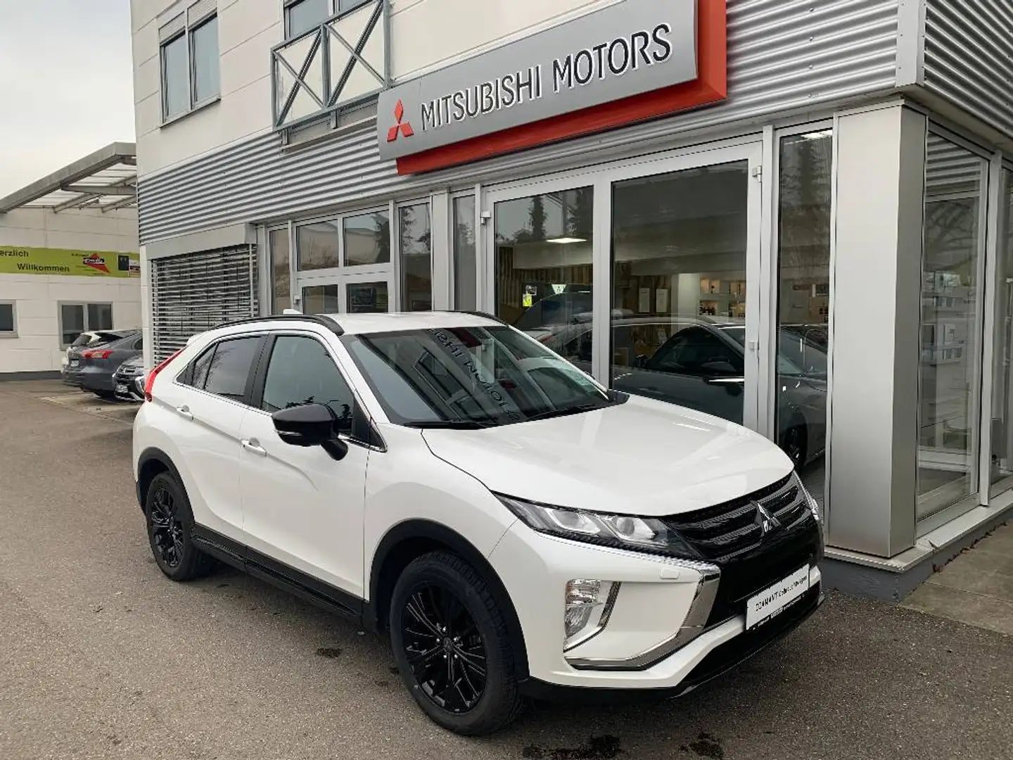 Mitsubishi Eclipse Cross Active+ 2.2 DI-D 4WD AT Blanc - 1