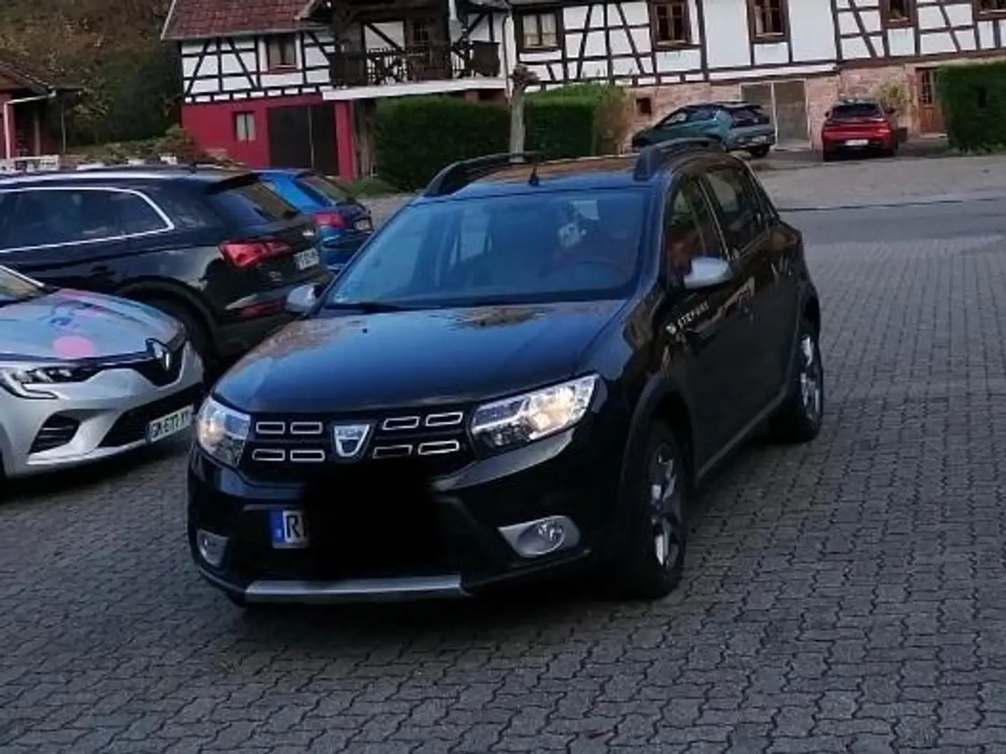 Dacia Sandero Sandero Stepway TCe 90 Schwarz - 1