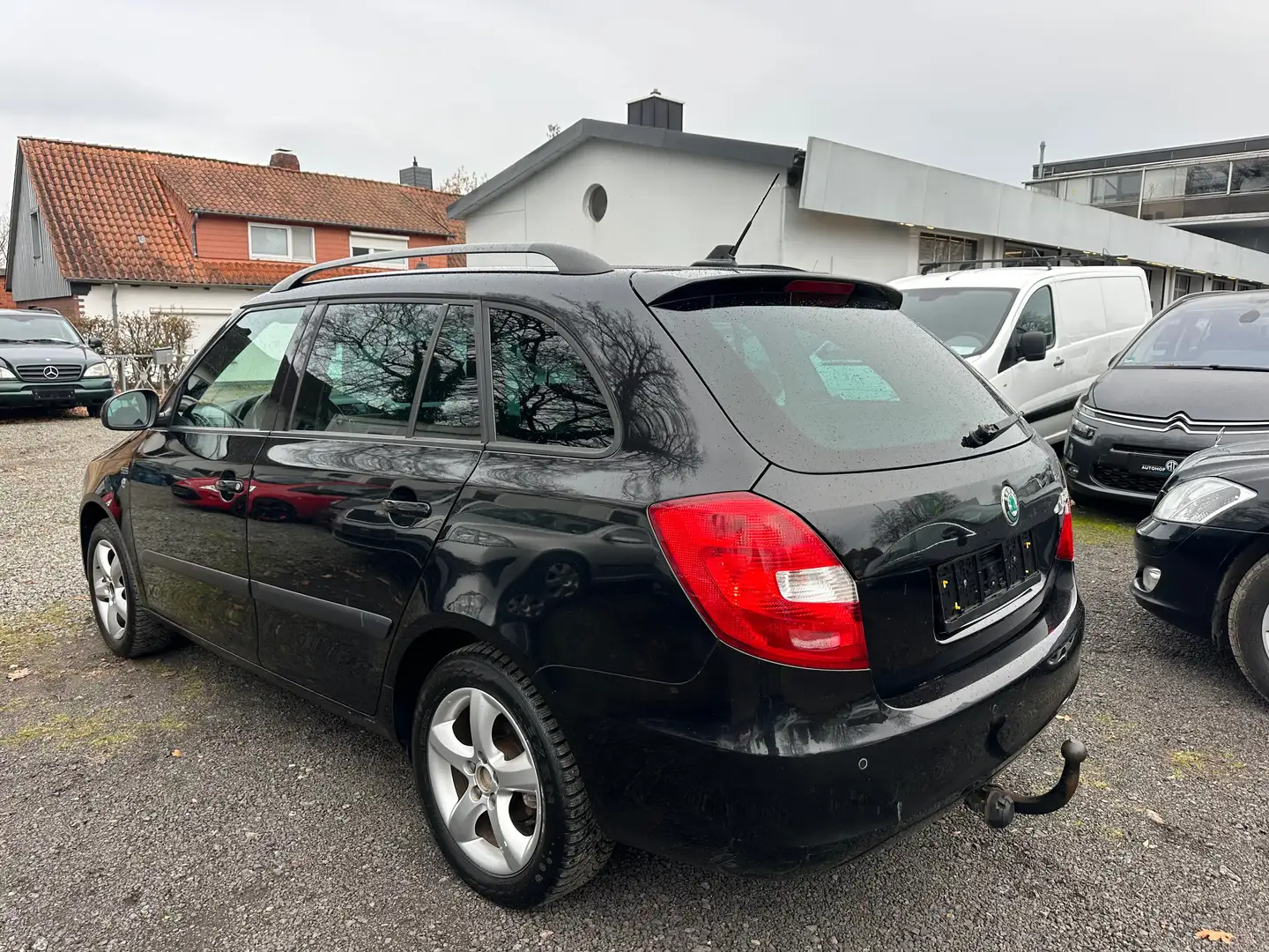 Skoda Fabia 1.2 TSI Family*PDC*AHK*NAVI+TÜV& Service Neu Negro - 2