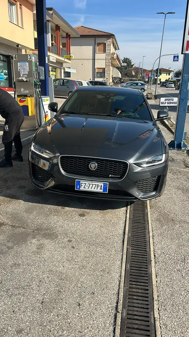 Jaguar XE 2.0 P300 R-Dynamic HSE awd auto Nero - 1