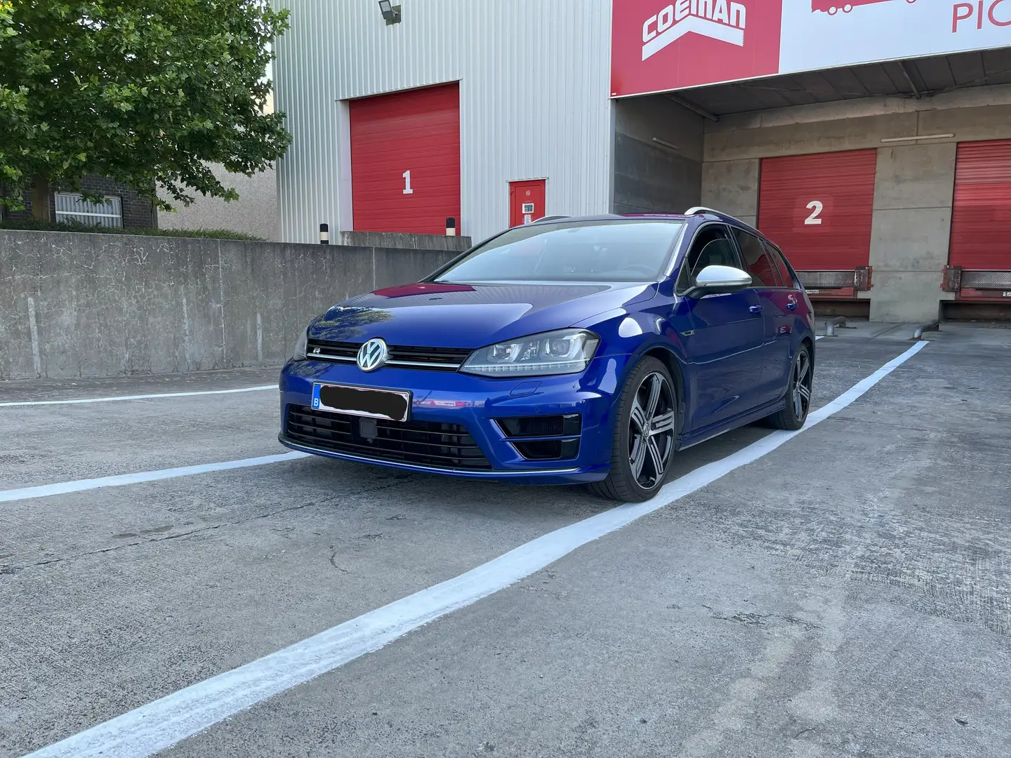 Volkswagen Golf R break Bleu - 1