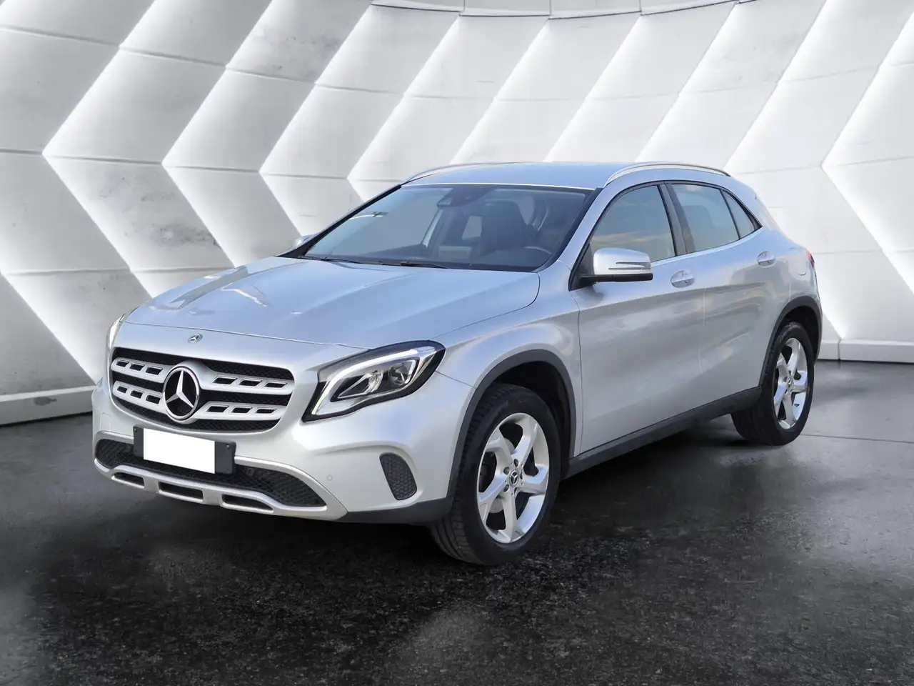 Mercedes-Benz GLA 200