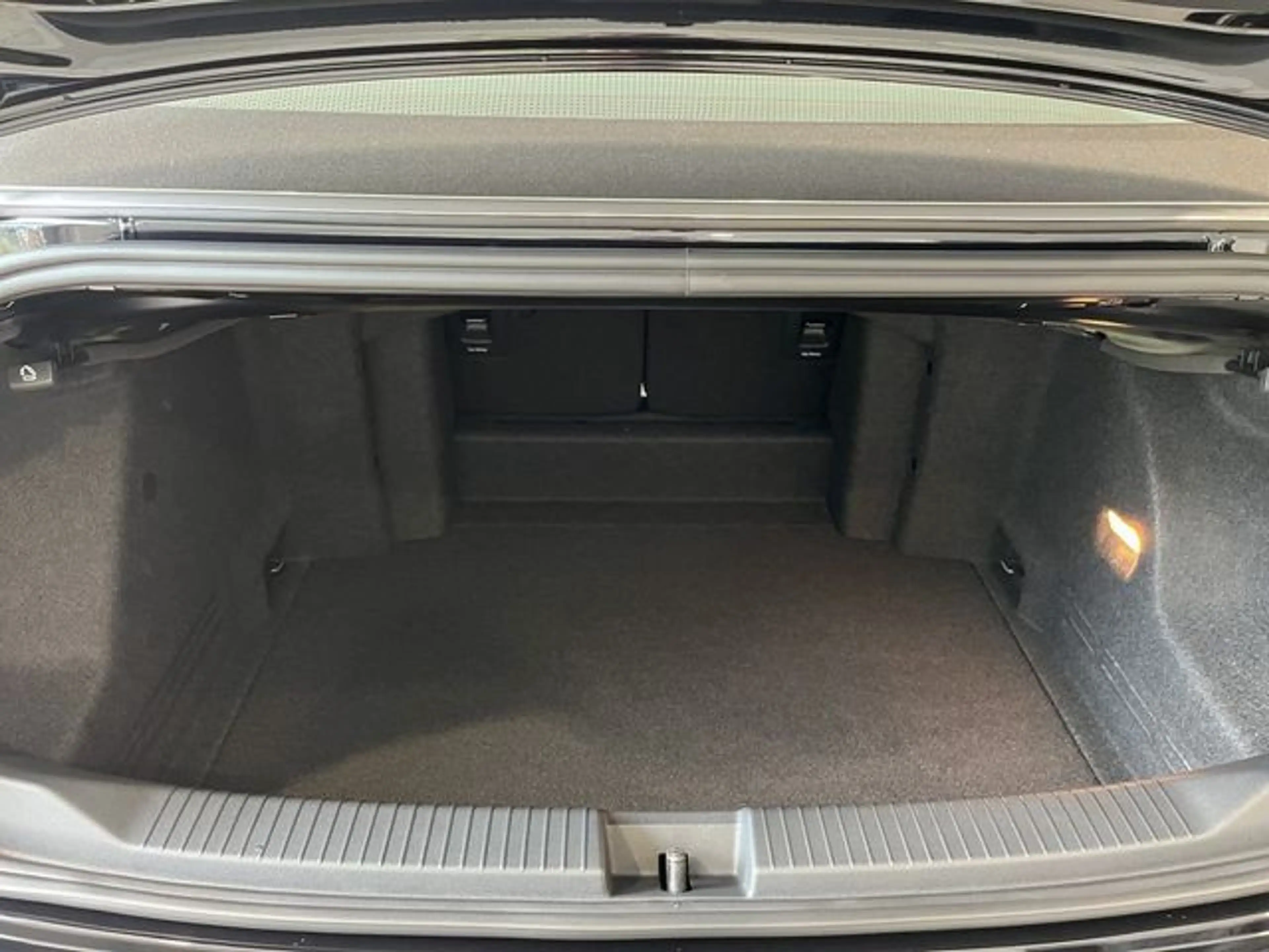 Volkswagen T-Roc Cabrio 1,5 TSI Style Leder+Navi+LED — photo 12