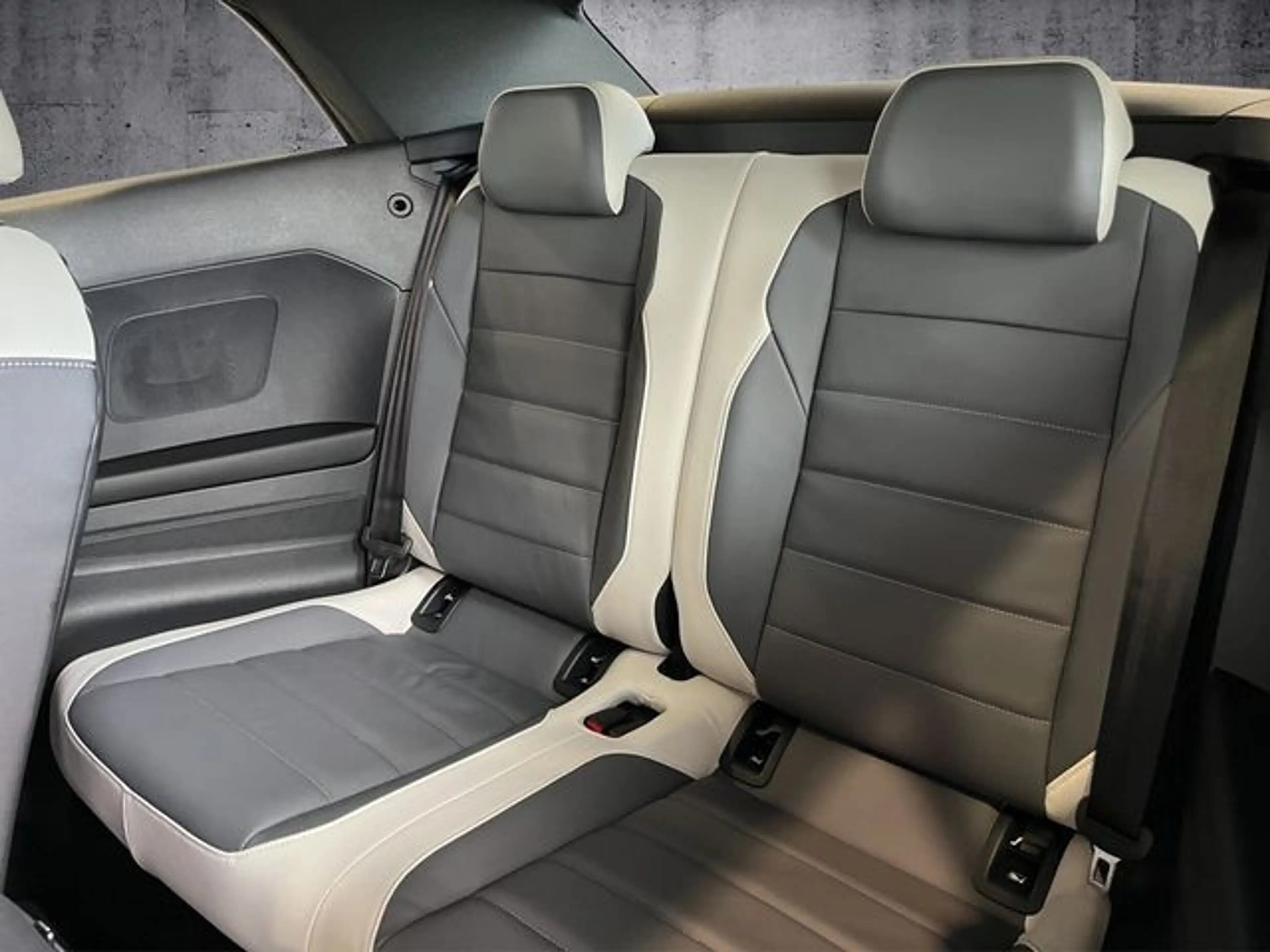 Volkswagen T-Roc Cabrio 1,5 TSI Style Leder+Navi+LED — photo 11