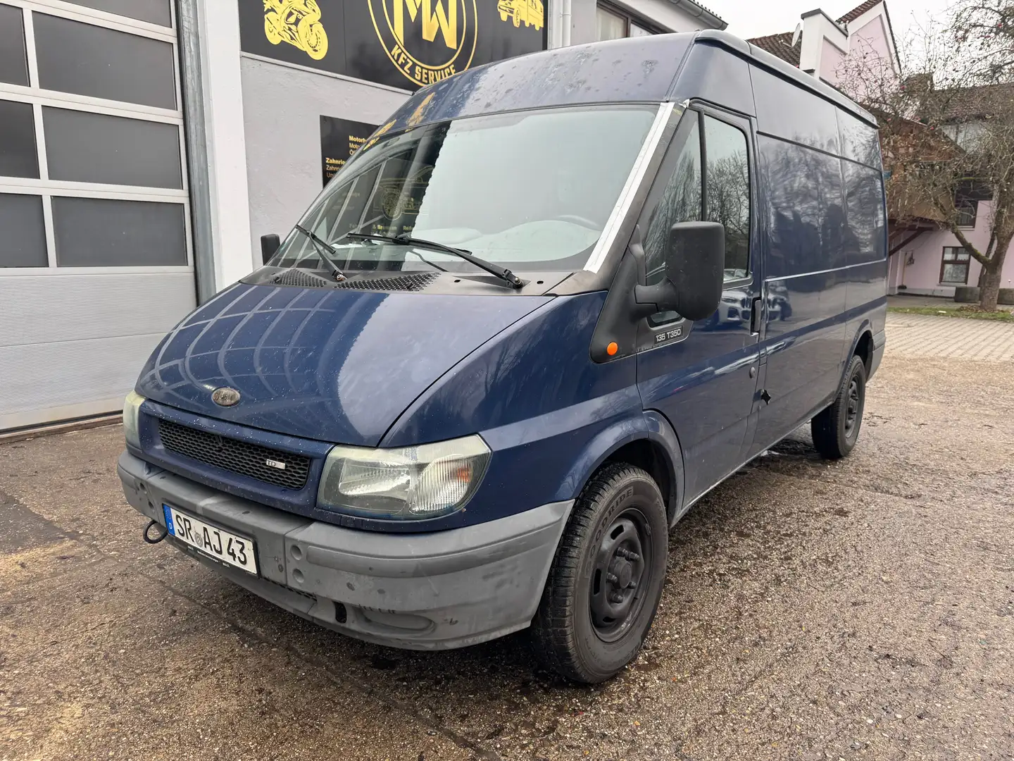Ford Transit 2.4 FT 350 Blau - 1