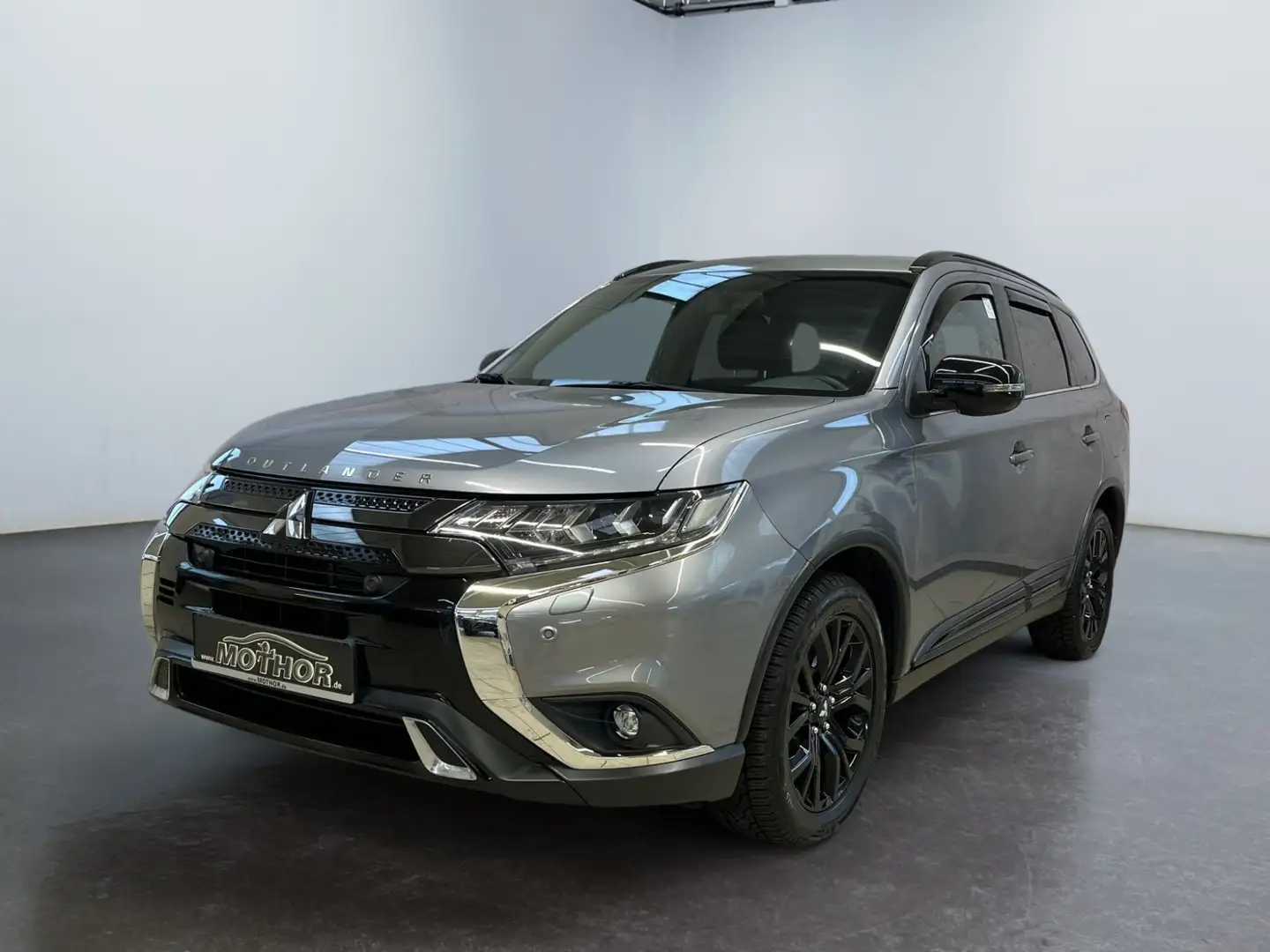 Mitsubishi Outlander Active+ 2.0 MIVEC Aut. Lenkradheizung Grau - 2