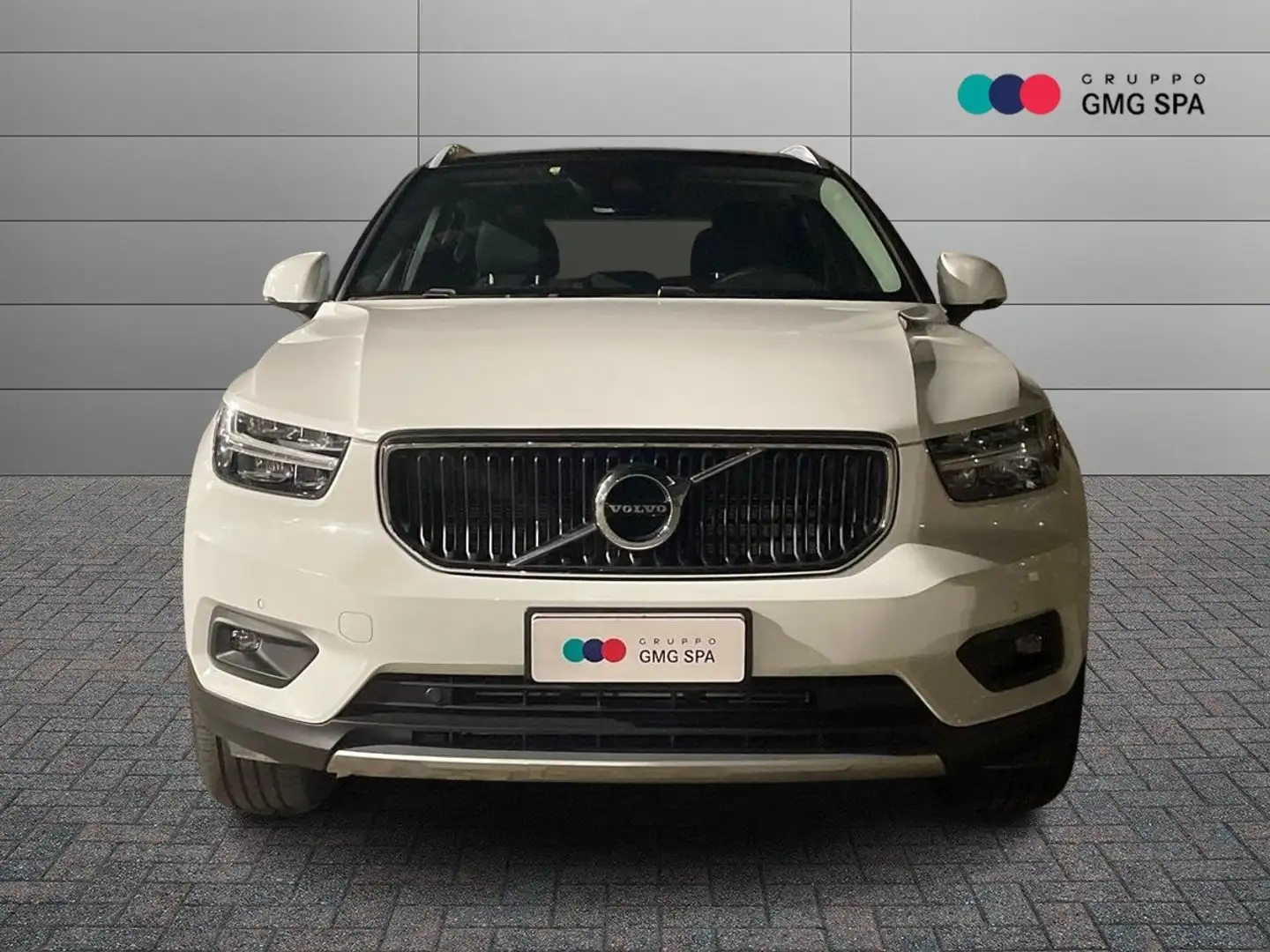 Volvo XC40 1.5 t3 Momentum Pro 163cv auto my21 Weiß - 2
