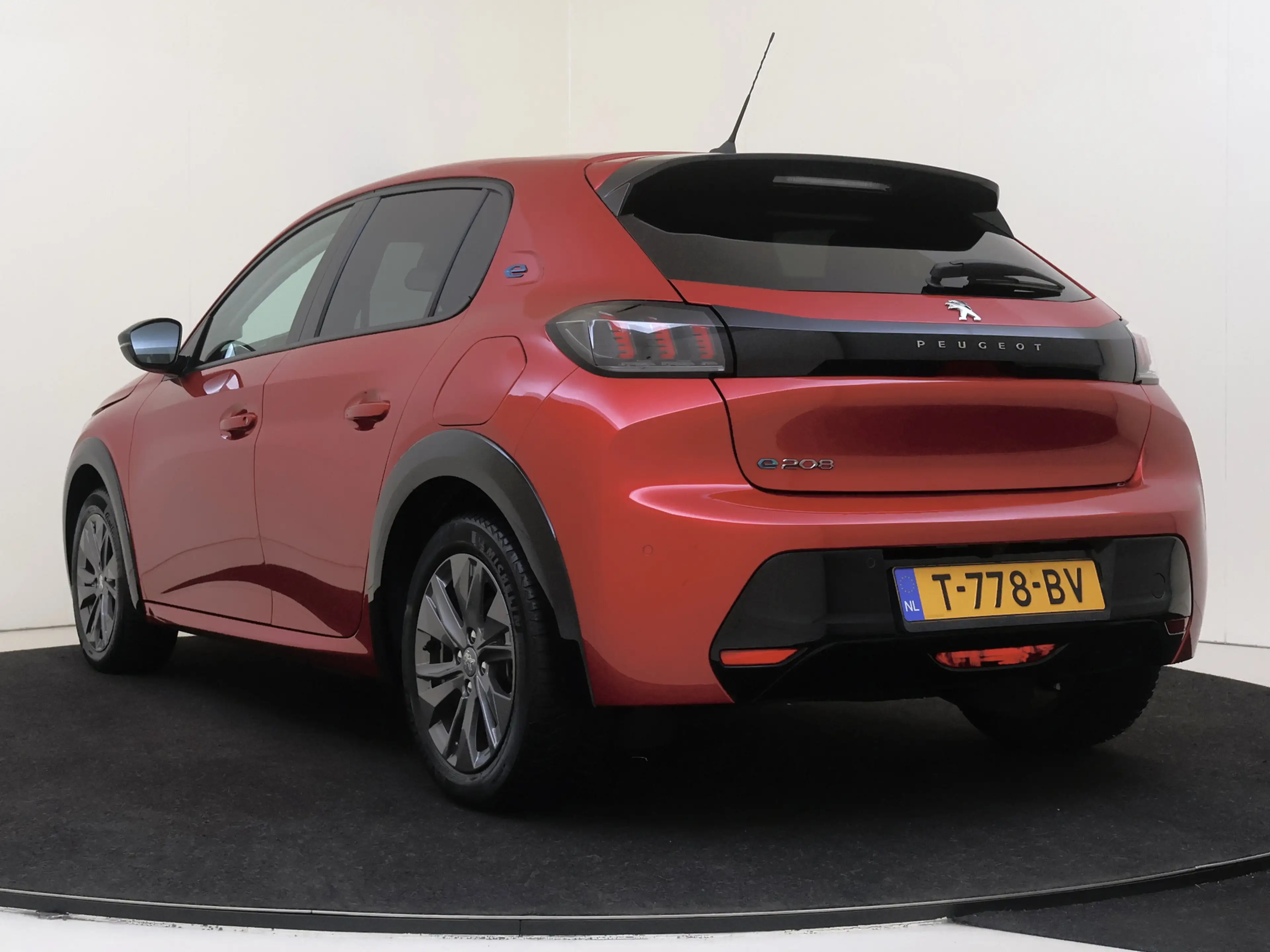Peugeot e-208 EV Allure Pack 50 kWh — photo 4