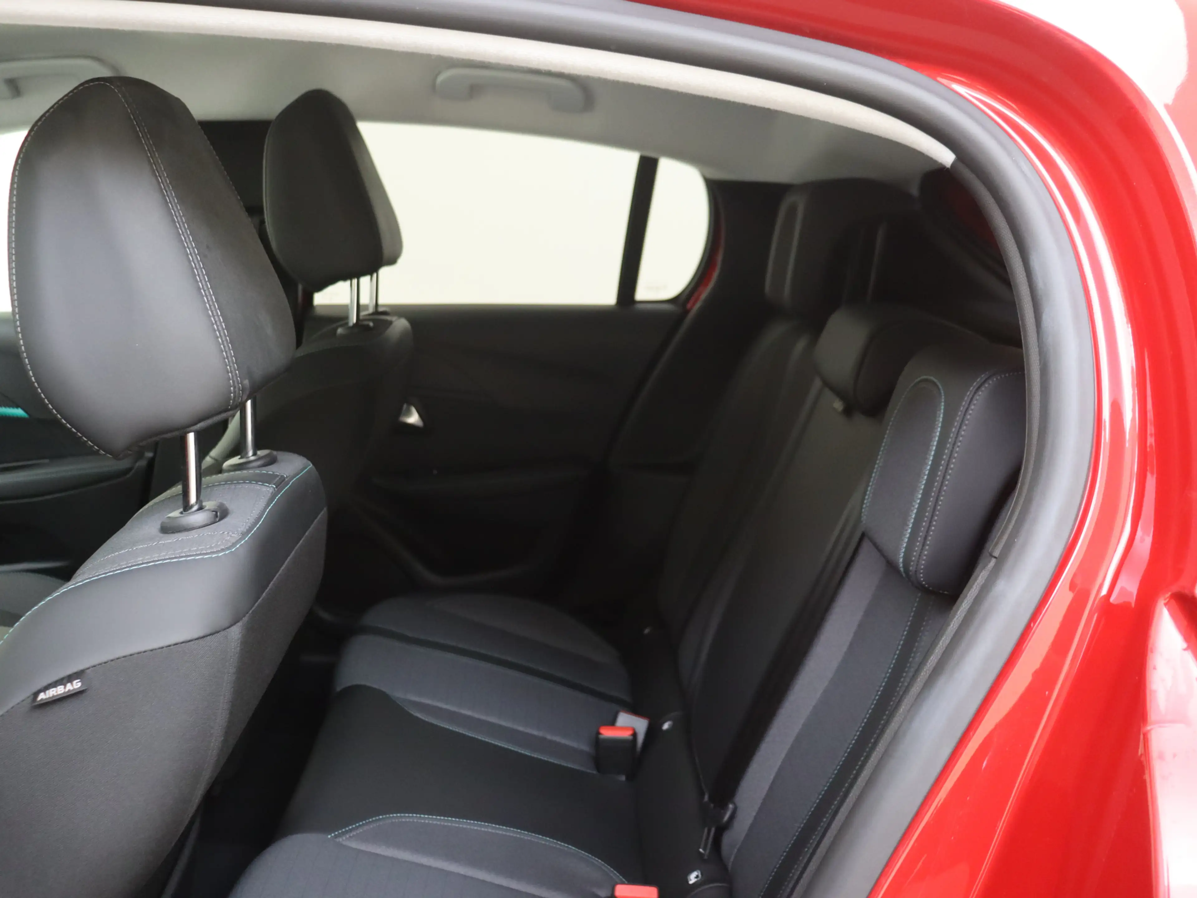 Peugeot e-208 EV Allure Pack 50 kWh — photo 12
