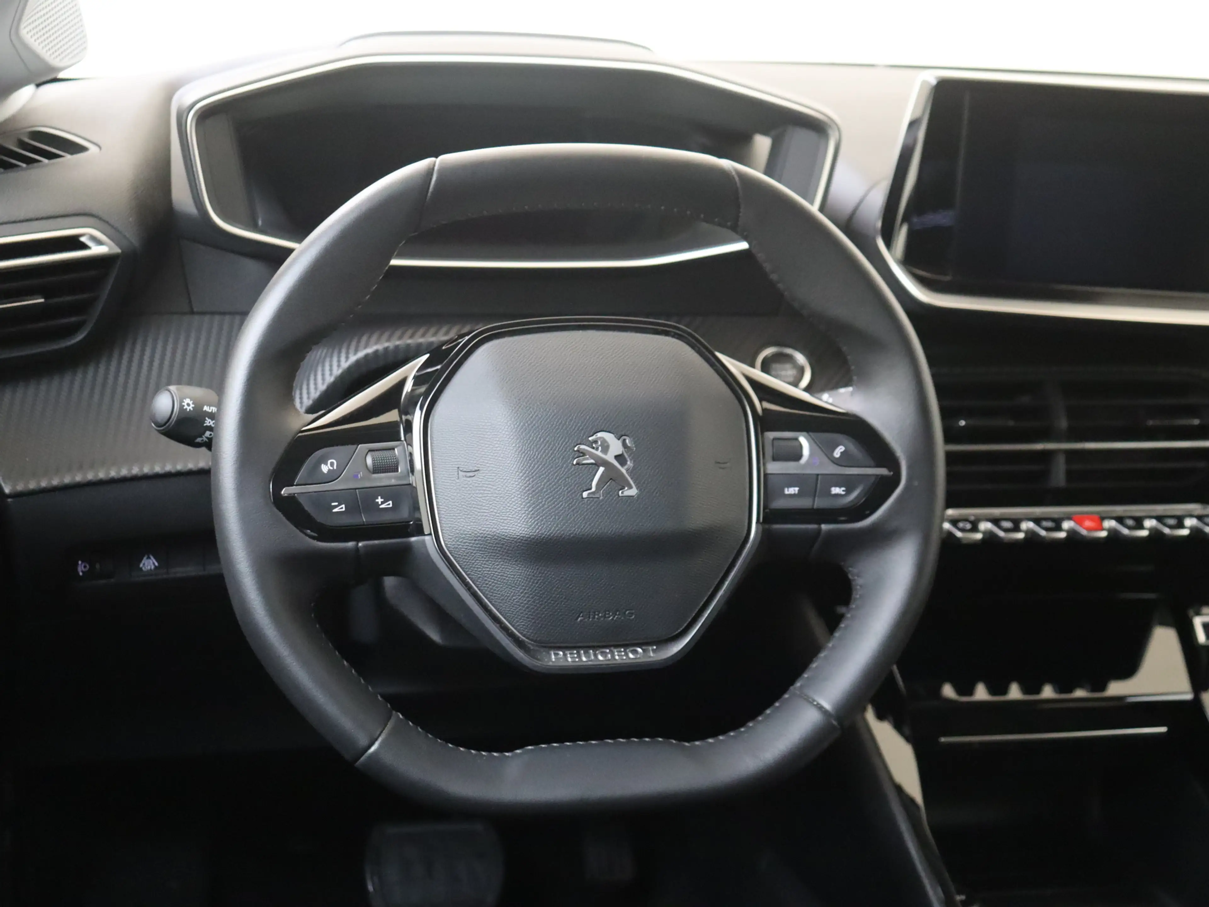 Peugeot e-208 EV Allure Pack 50 kWh — photo 6