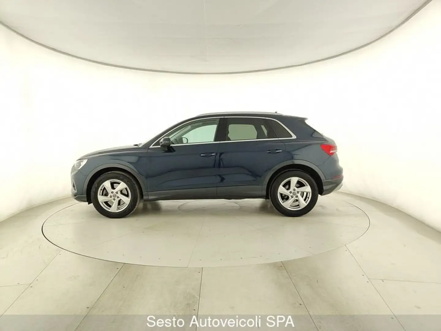 Audi Q3 40 TDI quattro S tronic Business Advanced Blu/Azzurro - 2