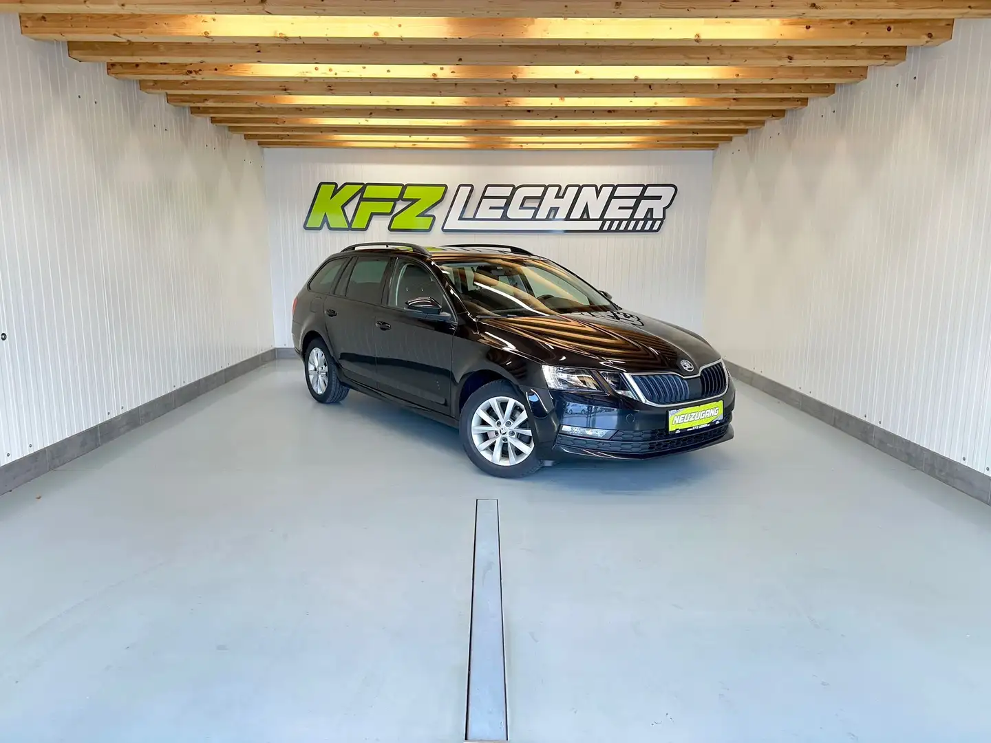 Skoda Octavia Combi 2.0 TDI DSG "NAVI*SITZH*DAB*ACC" Schwarz - 1