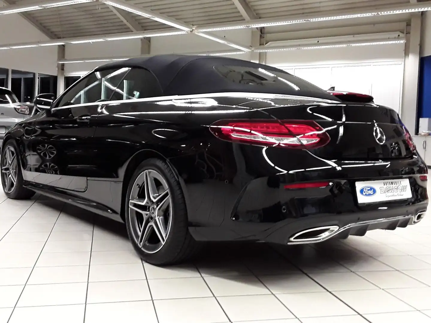 Mercedes-Benz C 200 C-Klasse Cabriolet 9G-TRONIC AMG line unfallfrei Schwarz - 2