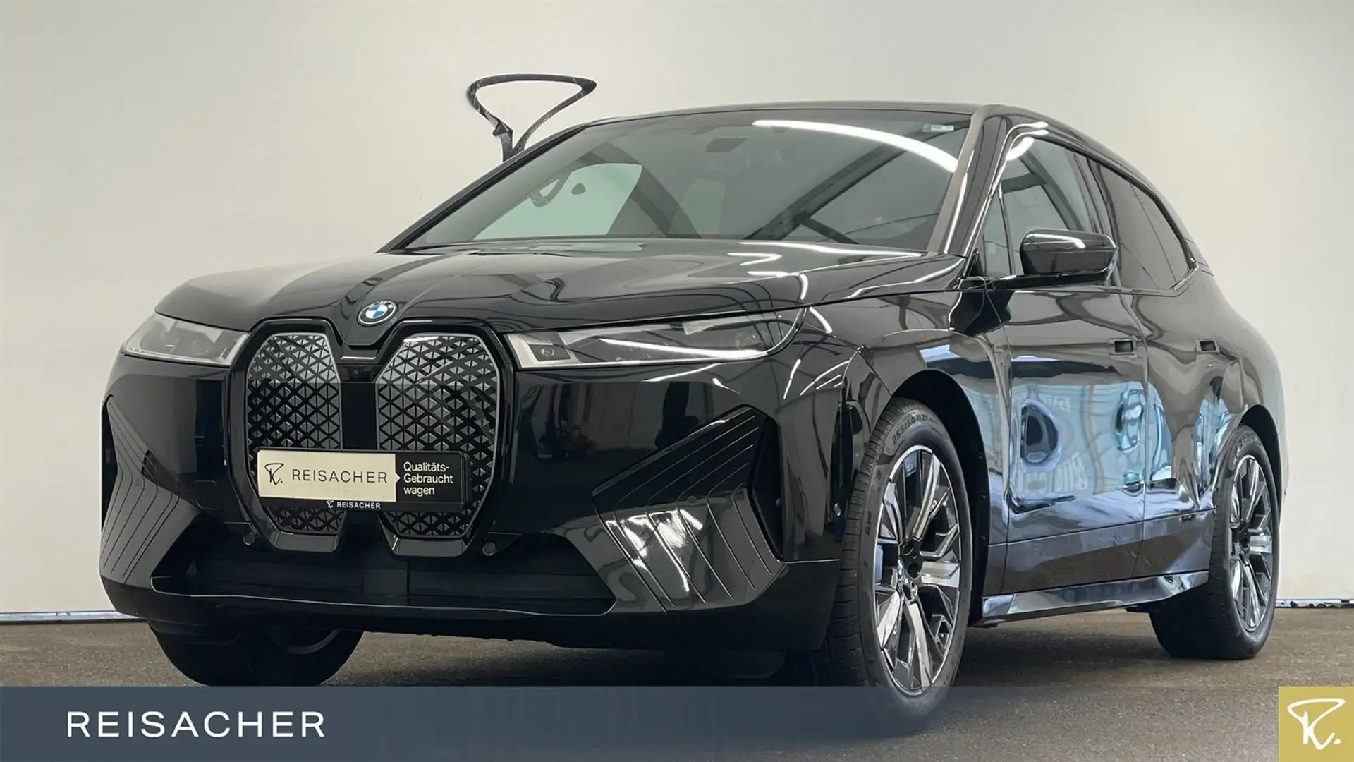 BMW iX A M60 LCPro AHK ACC 360° Skylounge B&W 21" LM Schwarz - 1