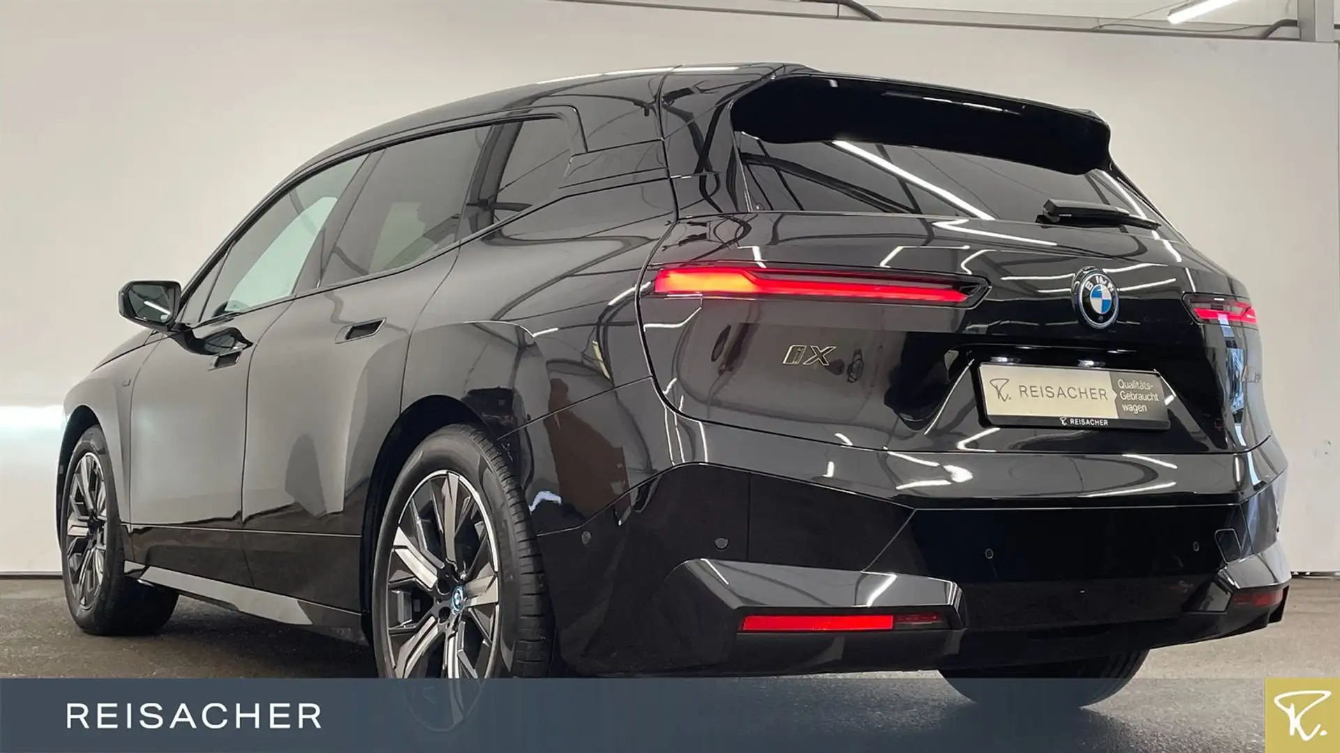 BMW iX A M60 LCPro AHK ACC 360° Skylounge B&W 21" LM Schwarz - 2