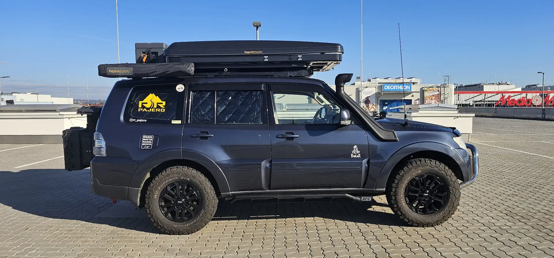 Mitsubishi Pajero 3,2 DI-D Aut. Instyle Gris - 2