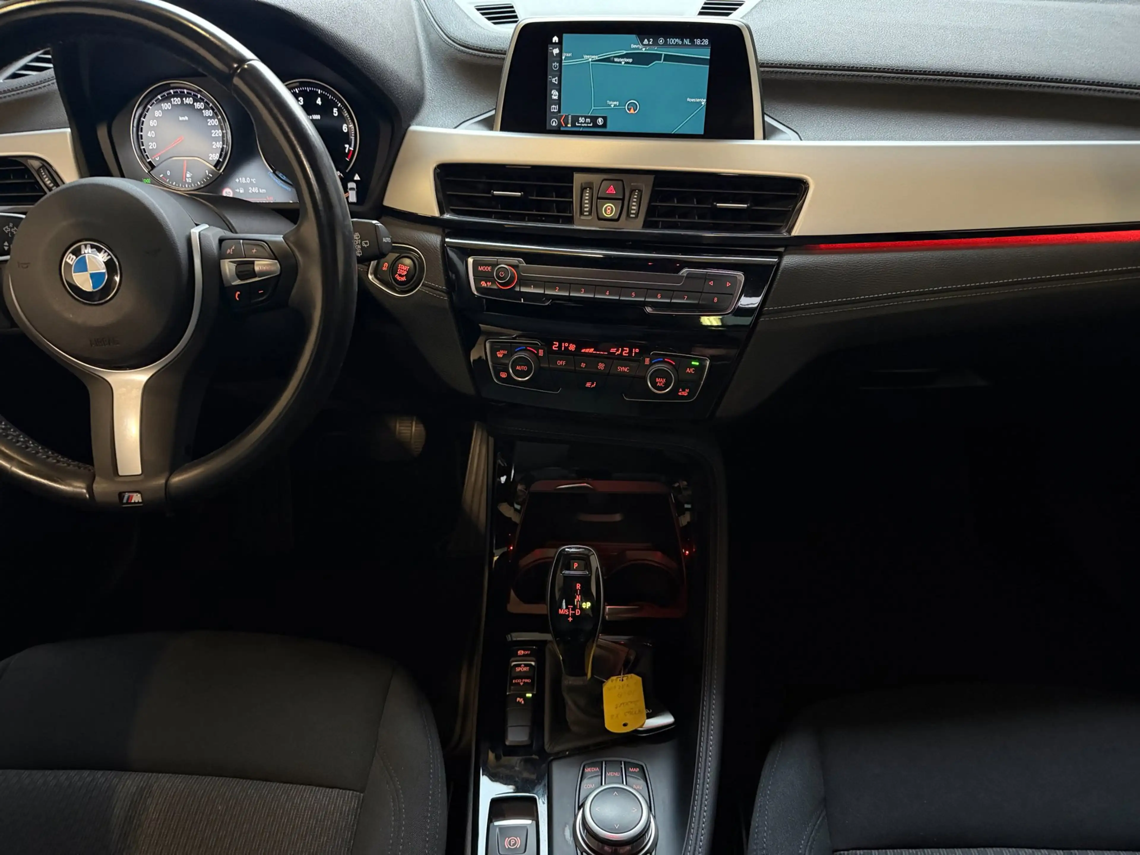 BMW X2 SDrive20i High Executive|Pano|Keyless|Trekhaak — photo 17