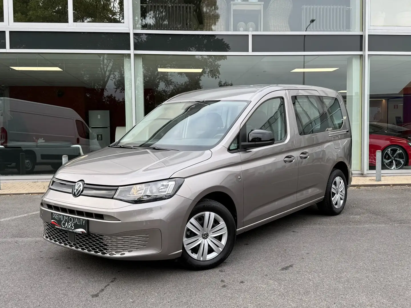 Volkswagen Caddy CARPLAY / SENSOREN / CRUISECONTROL / DAB / AIRCO Beige - 1