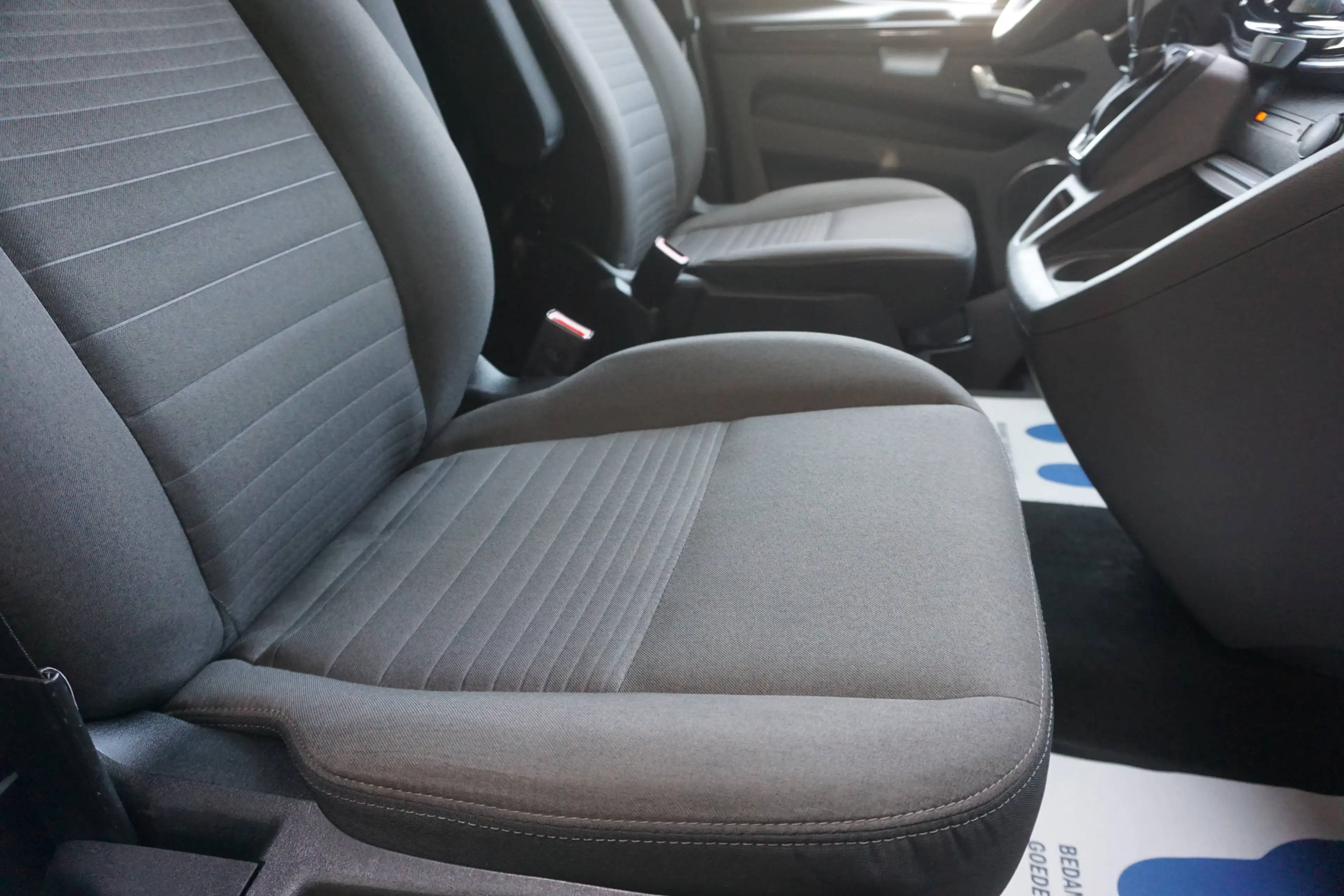 Ford Tourneo Custom 2.0 TDCi L2H1 Titanium S/S (EU6.2)-Navi-Aut-CruiseC-DodeH-Garantie — photo 8