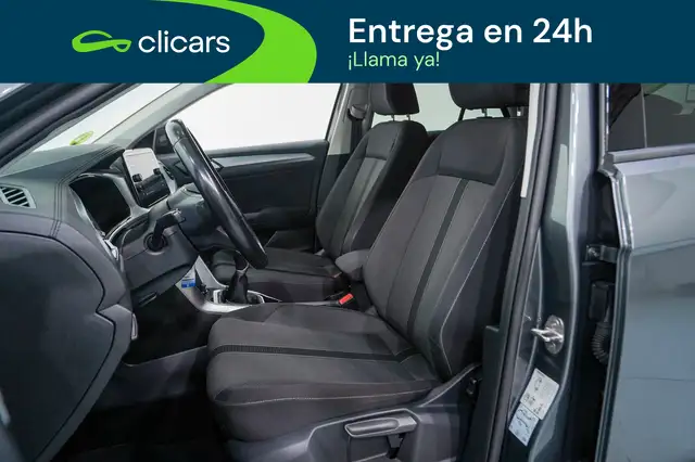 Volkswagen T-Roc view 14