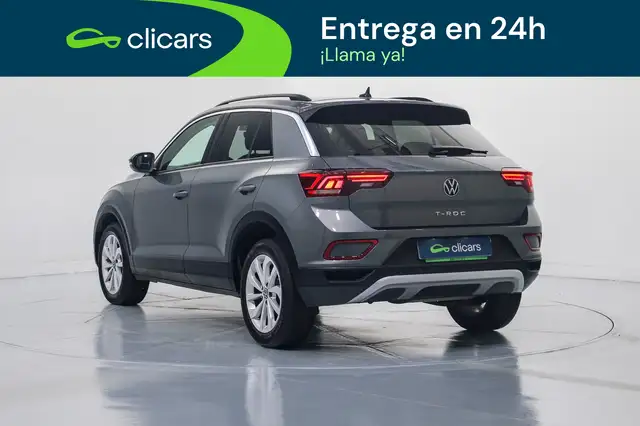 Volkswagen T-Roc view 9