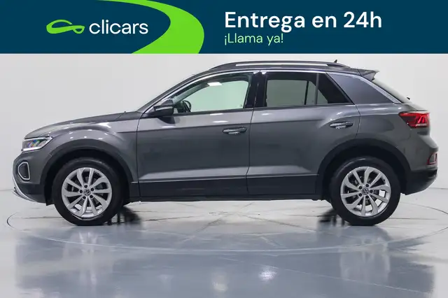 Volkswagen T-Roc view 8