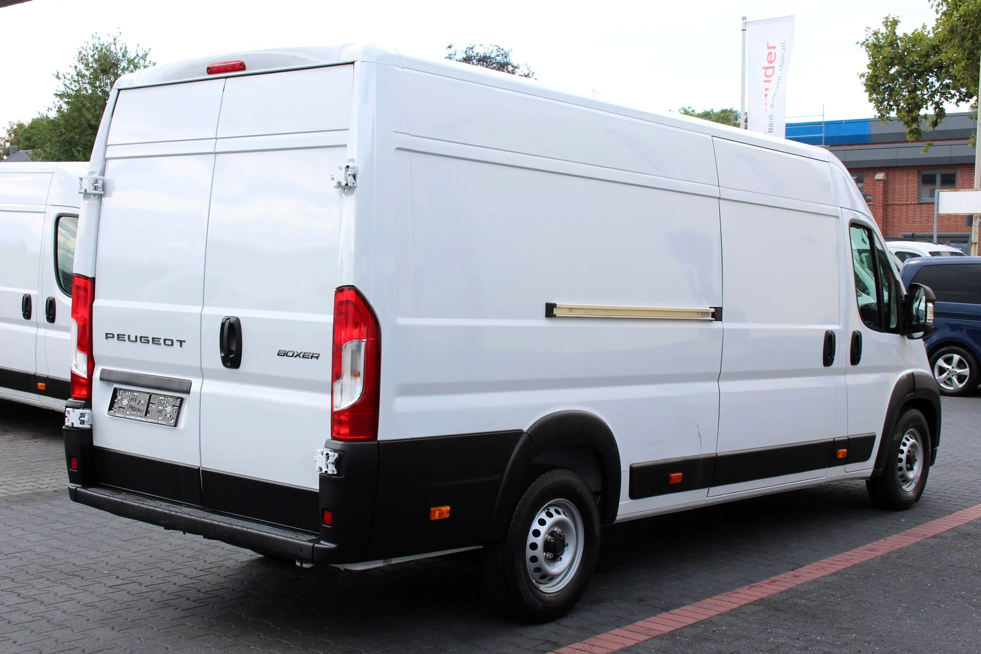 Peugeot Boxer 35 L4H2 180 Automatik*Klima*Navi*Temp*Holz — photo 3