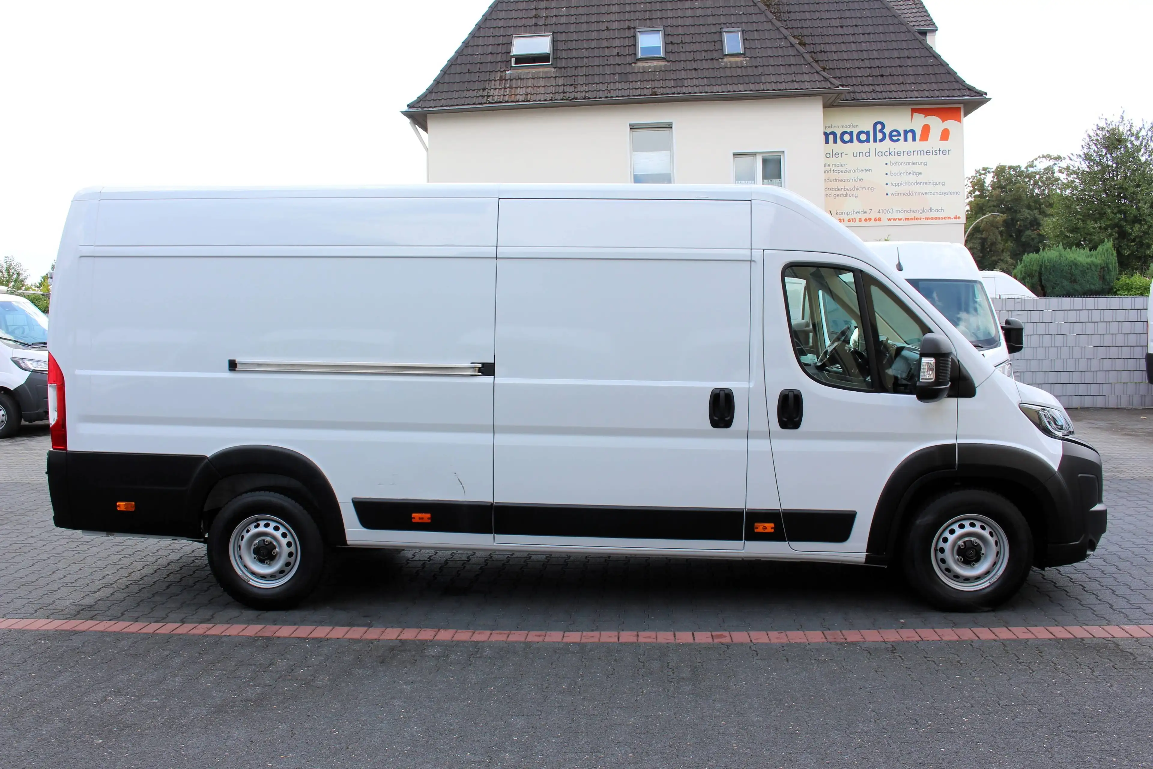 Peugeot Boxer 35 L4H2 180 Automatik*Klima*Navi*Temp*Holz — photo 2