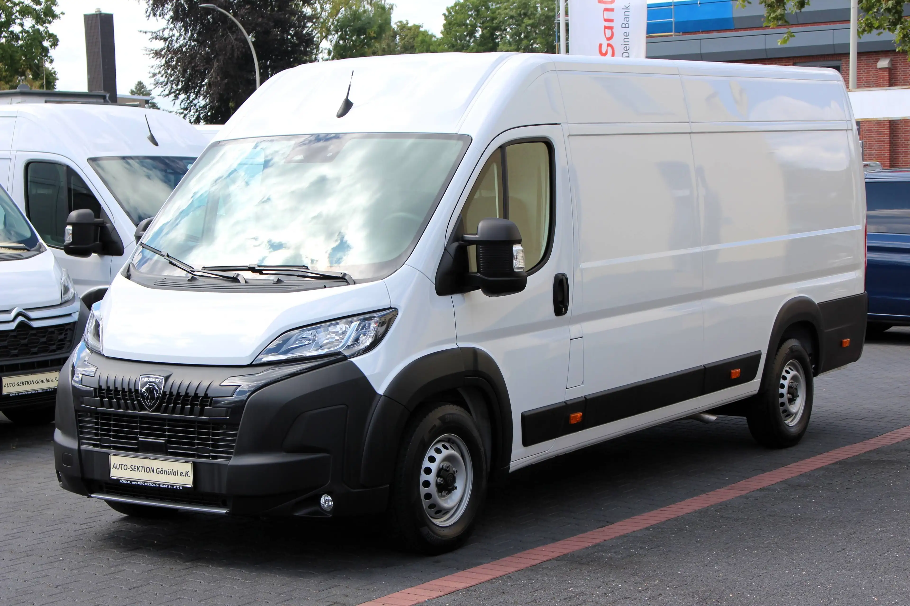 Peugeot Boxer 35 L4H2 180 Automatik*Klima*Navi*Temp*Holz — photo 8