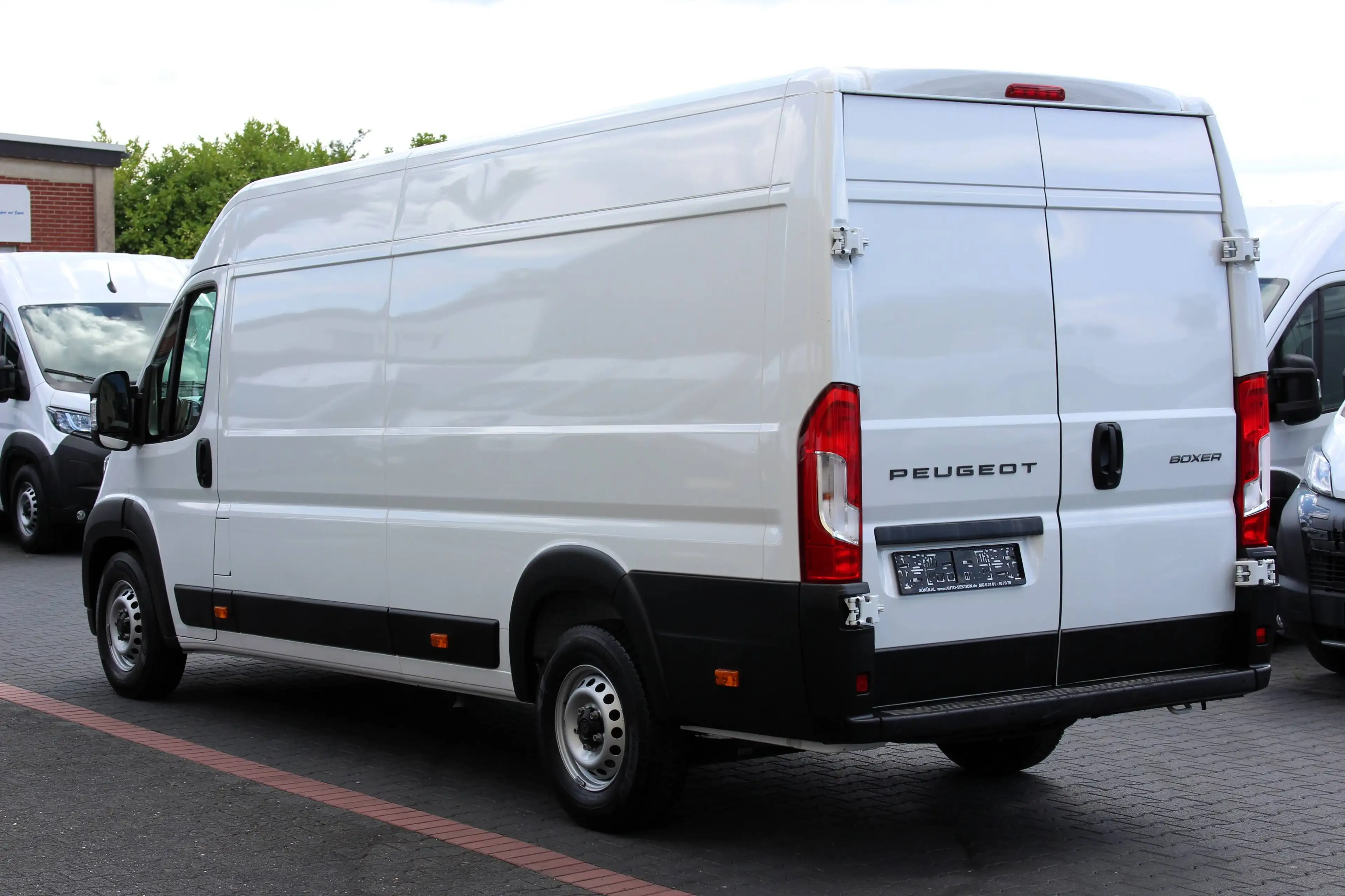 Peugeot Boxer 35 L4H2 180 Automatik*Klima*Navi*Temp*Holz — photo 10