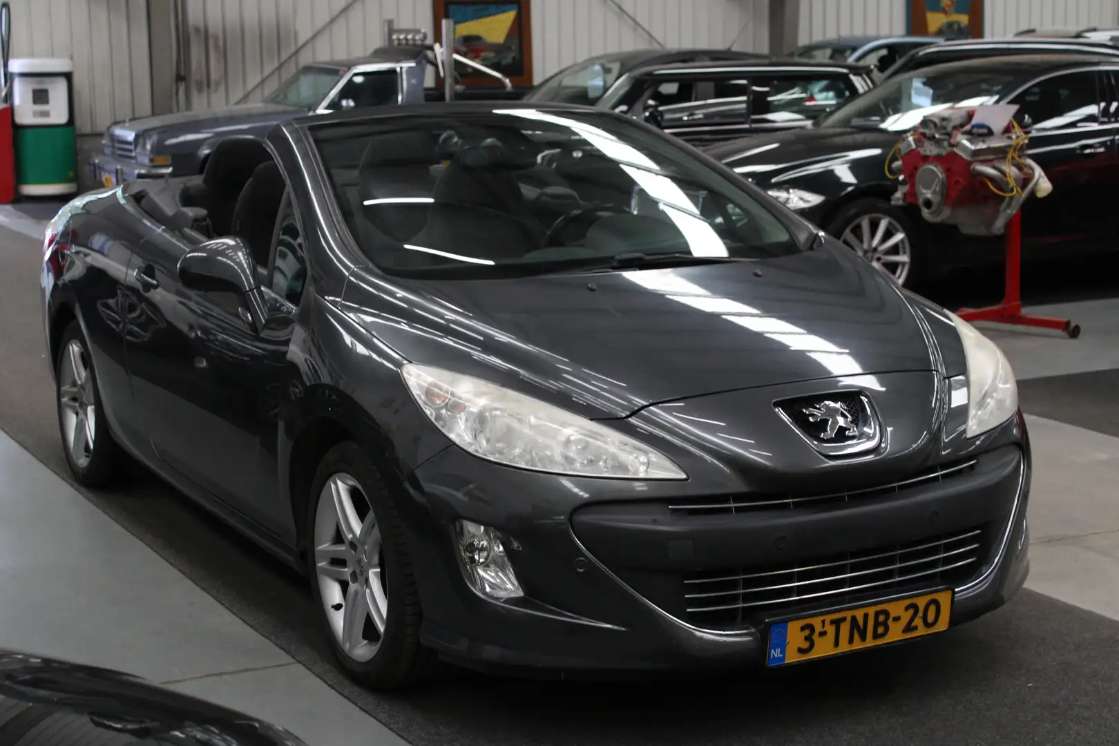 Peugeot 308 CC 1.6 THP Sport Pack Automaat Airco, Cruise contr Grijs - 2