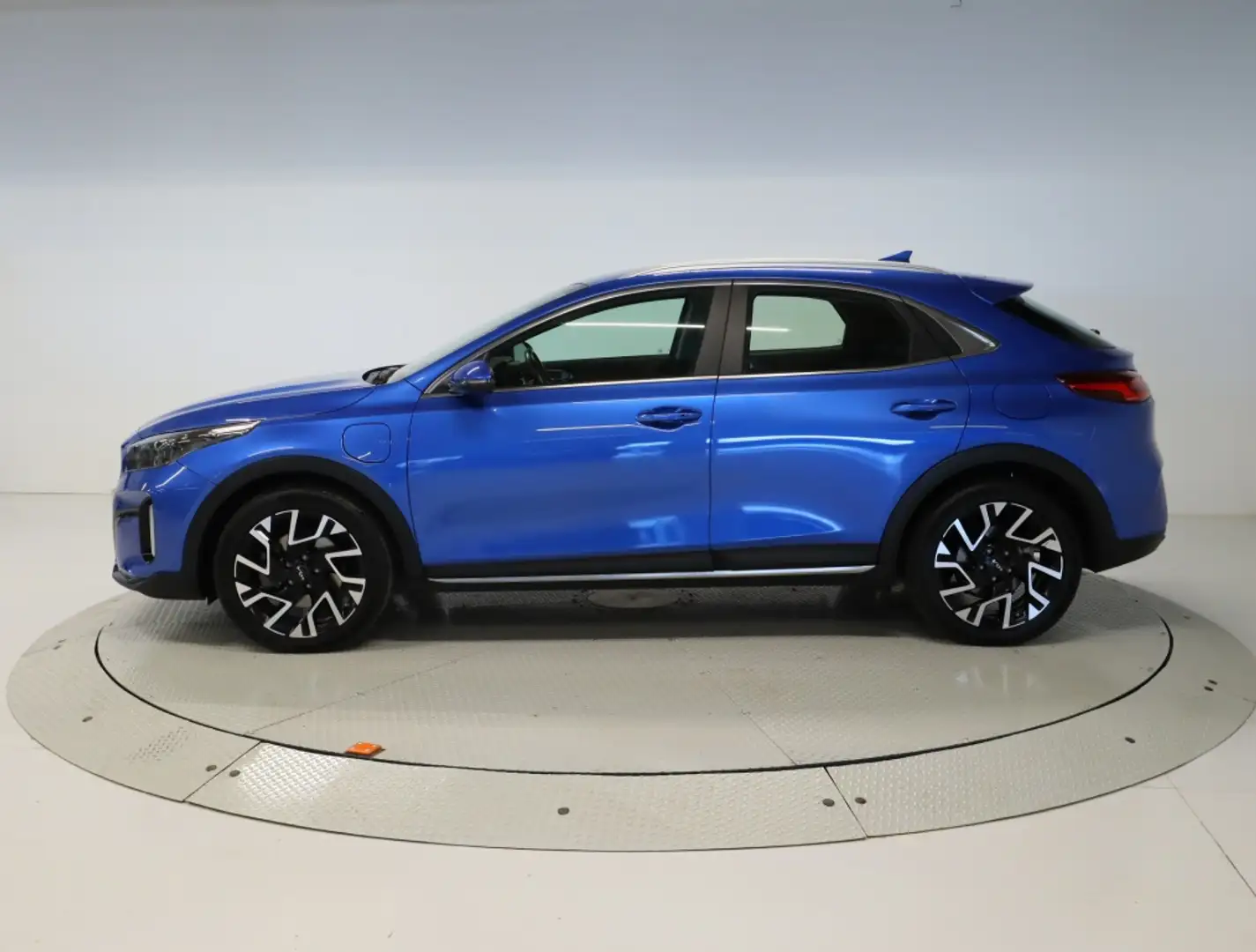 Kia XCeed 1.6 PHEV eTech Aut. Синій - 2