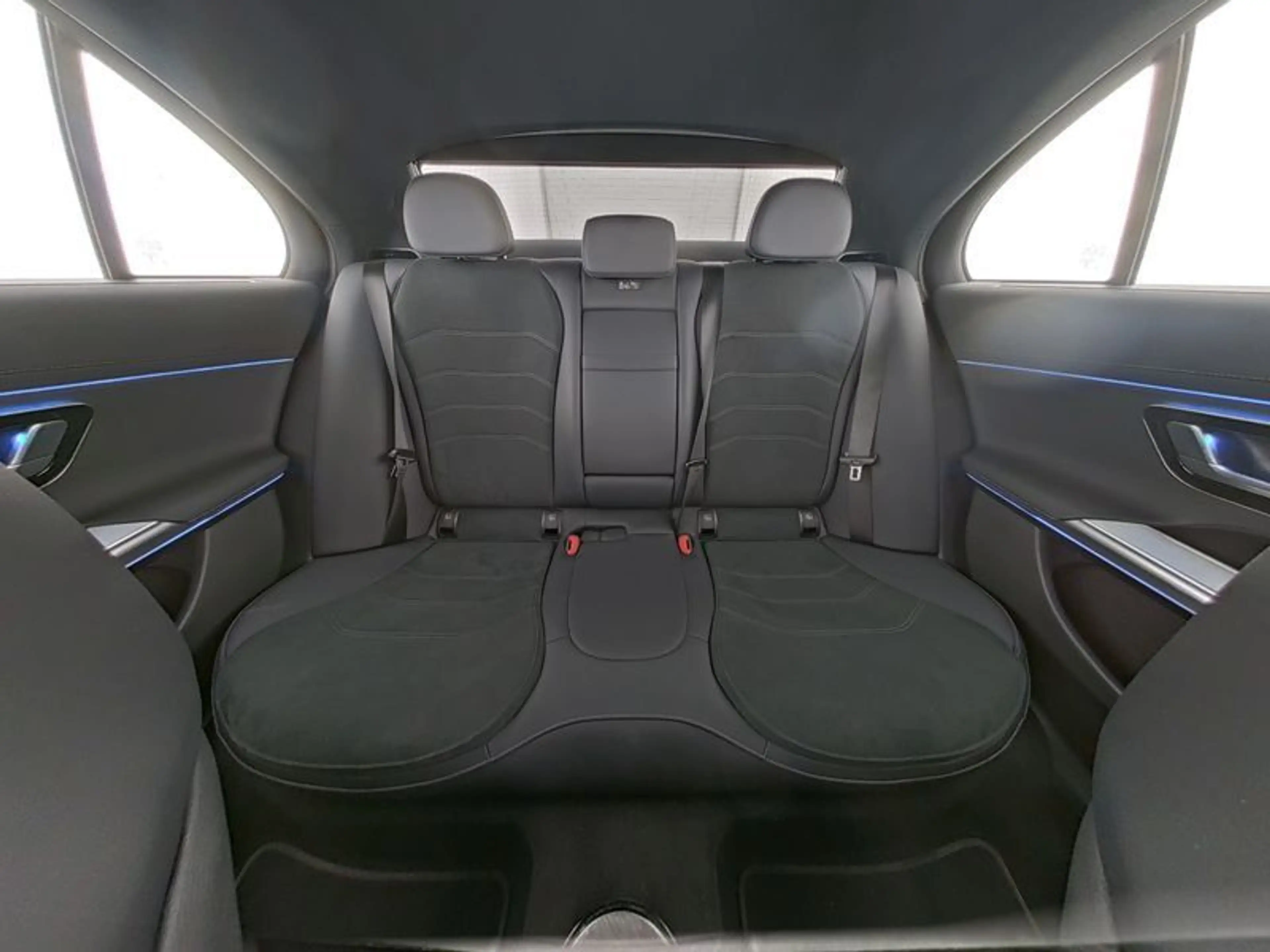 Mercedes-Benz E 200 AMG Advanced/20"/Distronic/Night/Kamera — photo 9