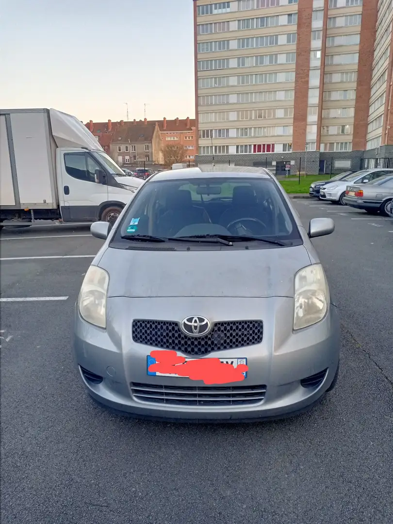 Toyota Yaris - 1
