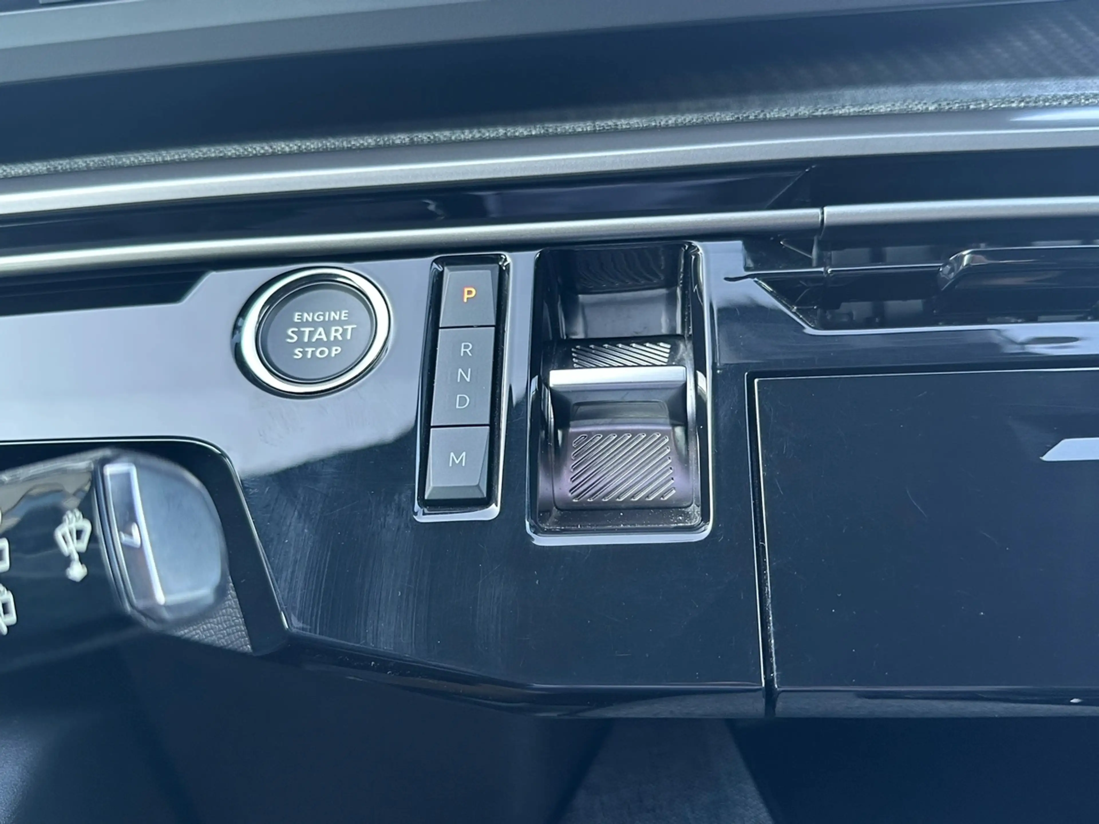 Peugeot 5008 5008 mHEV 145e-DCS6 Allure Aut. TEST — photo 9