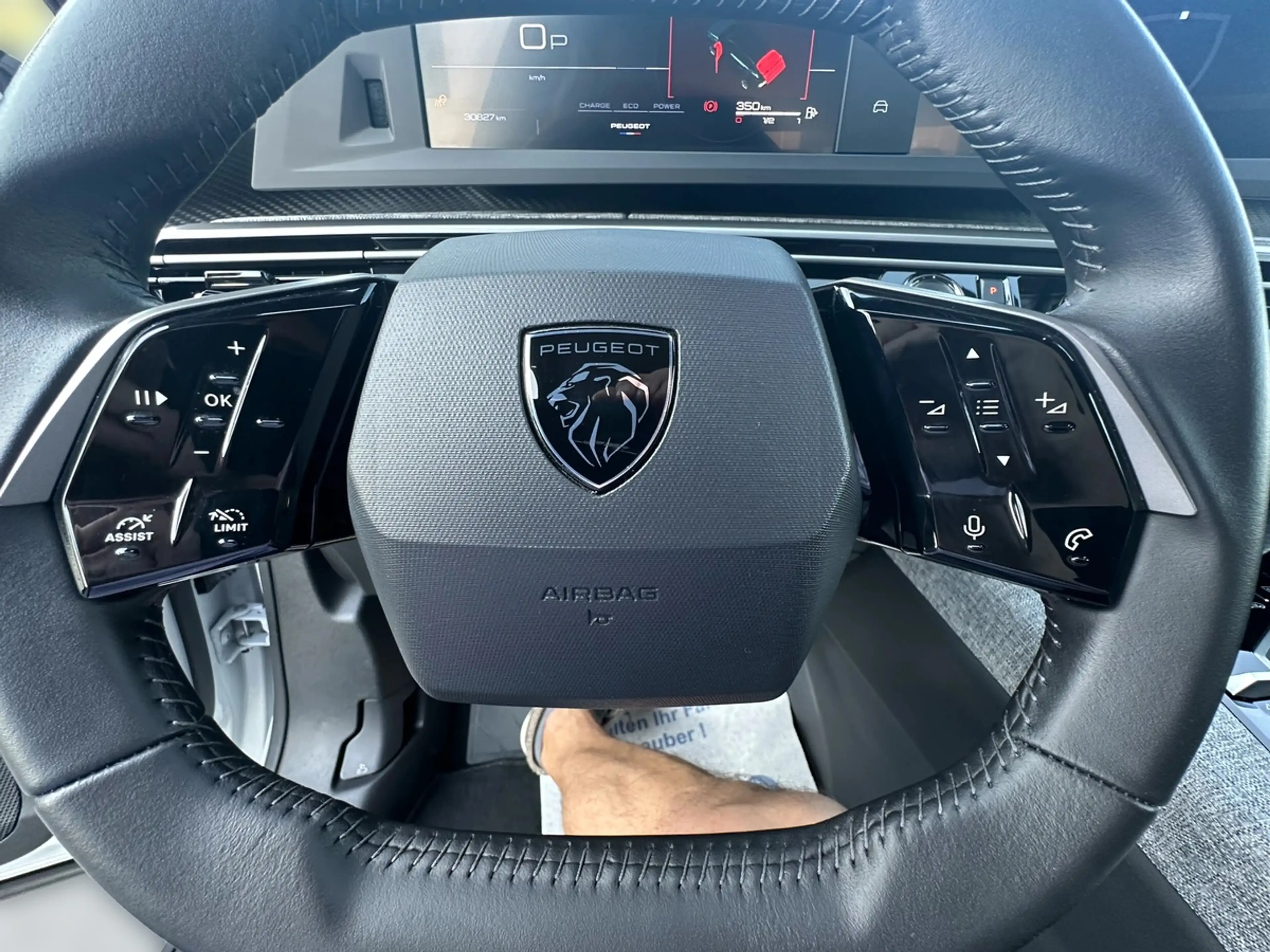 Peugeot 5008 5008 mHEV 145e-DCS6 Allure Aut. TEST — photo 14