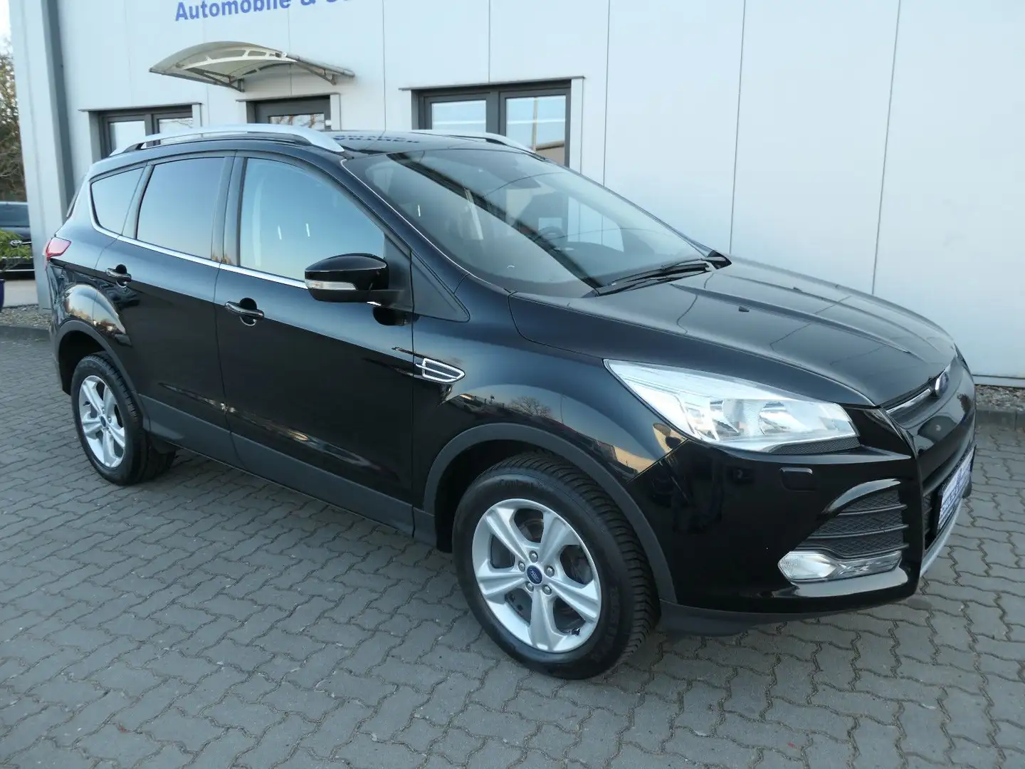 Ford Kuga Sync Edition // 2.Hd., Temp., Sitzh., Allw. Schwarz - 2