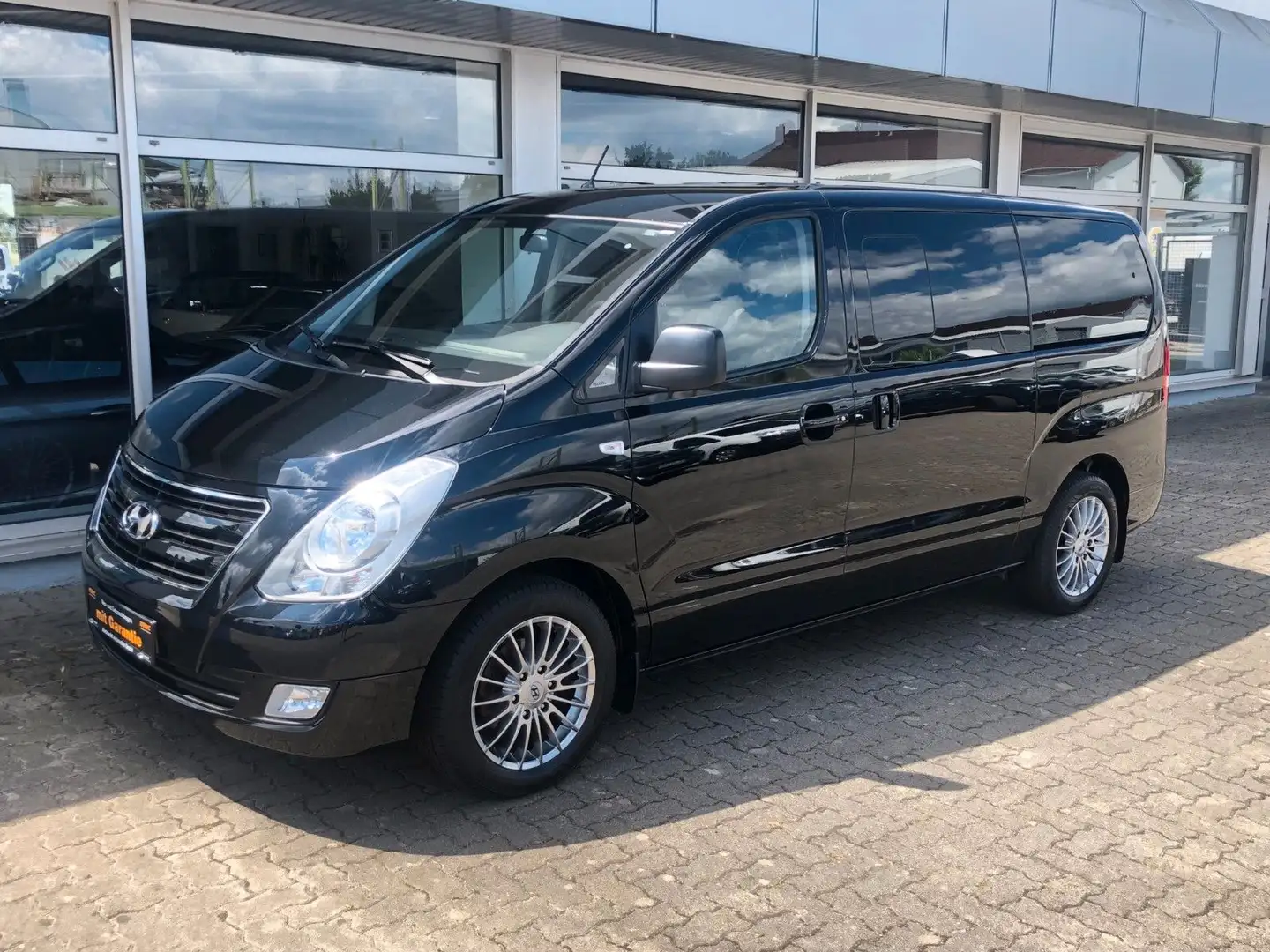 Hyundai H-1 2.5 CRDi Automatik Travel Premium 8-Sitzer Noir - 1