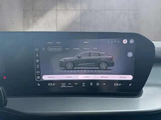 Audi Q3 TFSI quattro 150 kW intense Ansicht 18