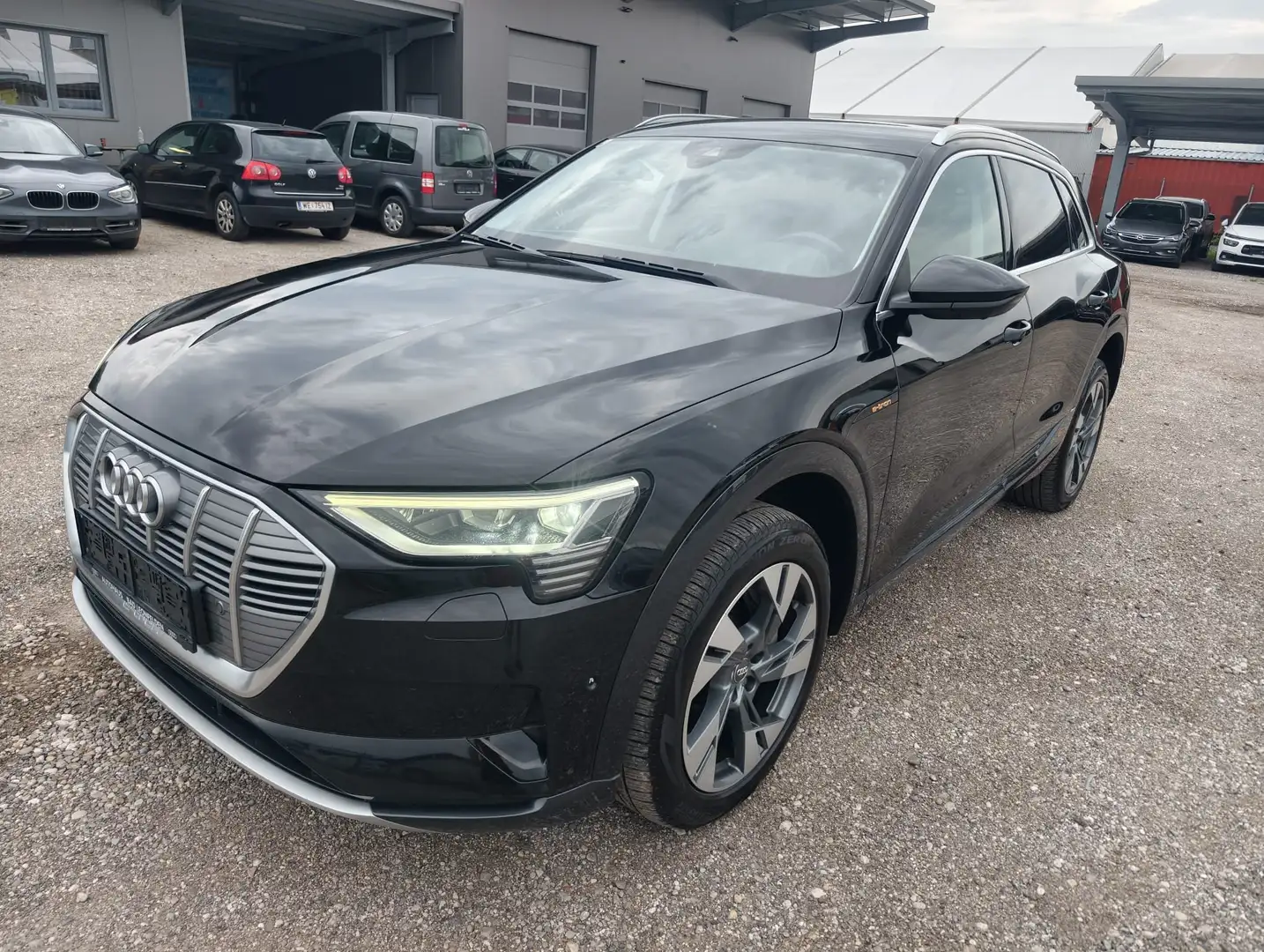 AUDI E-tron