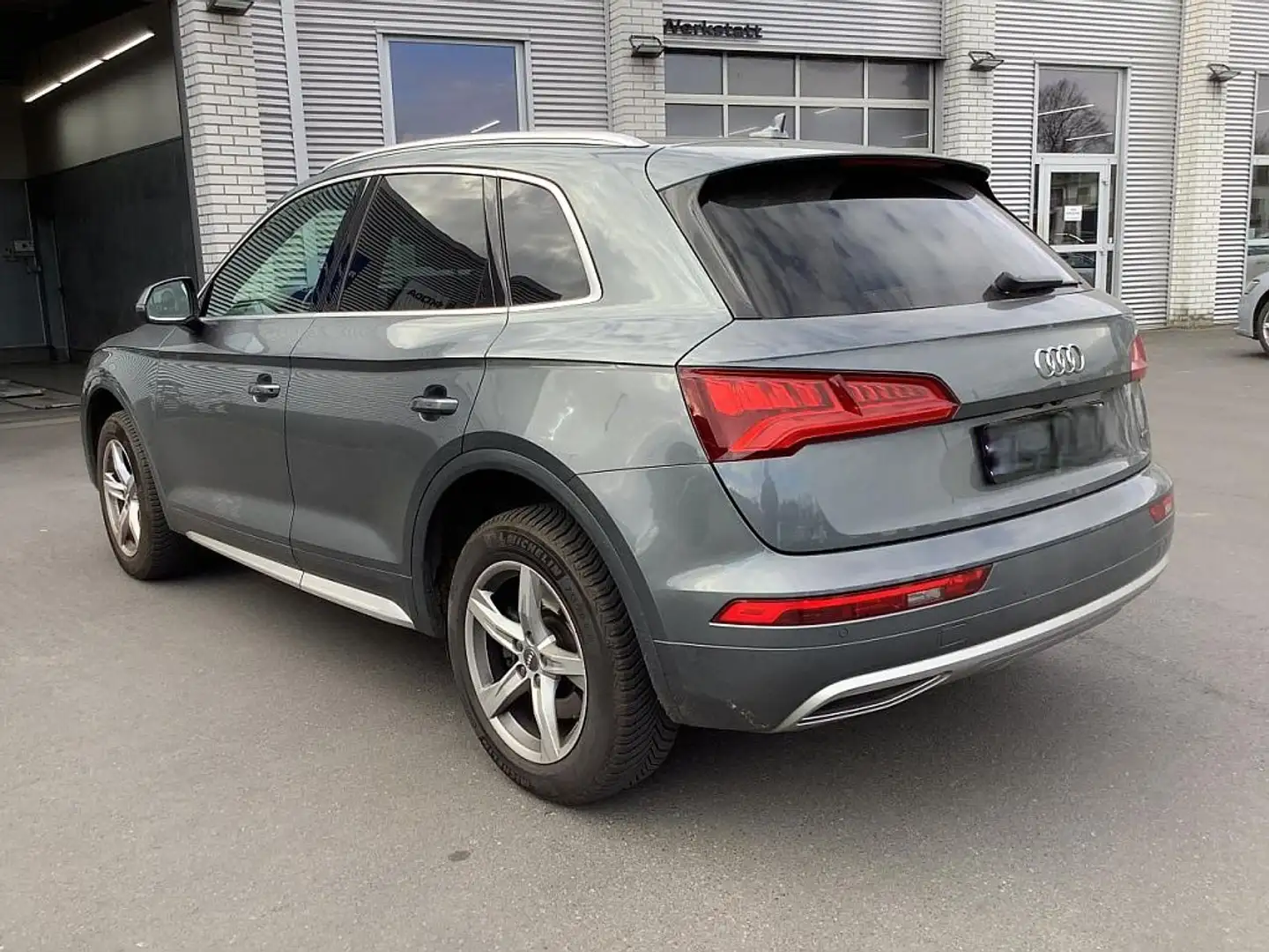 Audi Q5 Sport 40 TDI quattro Sitzhzg. MMI LED AHK Grau - 2