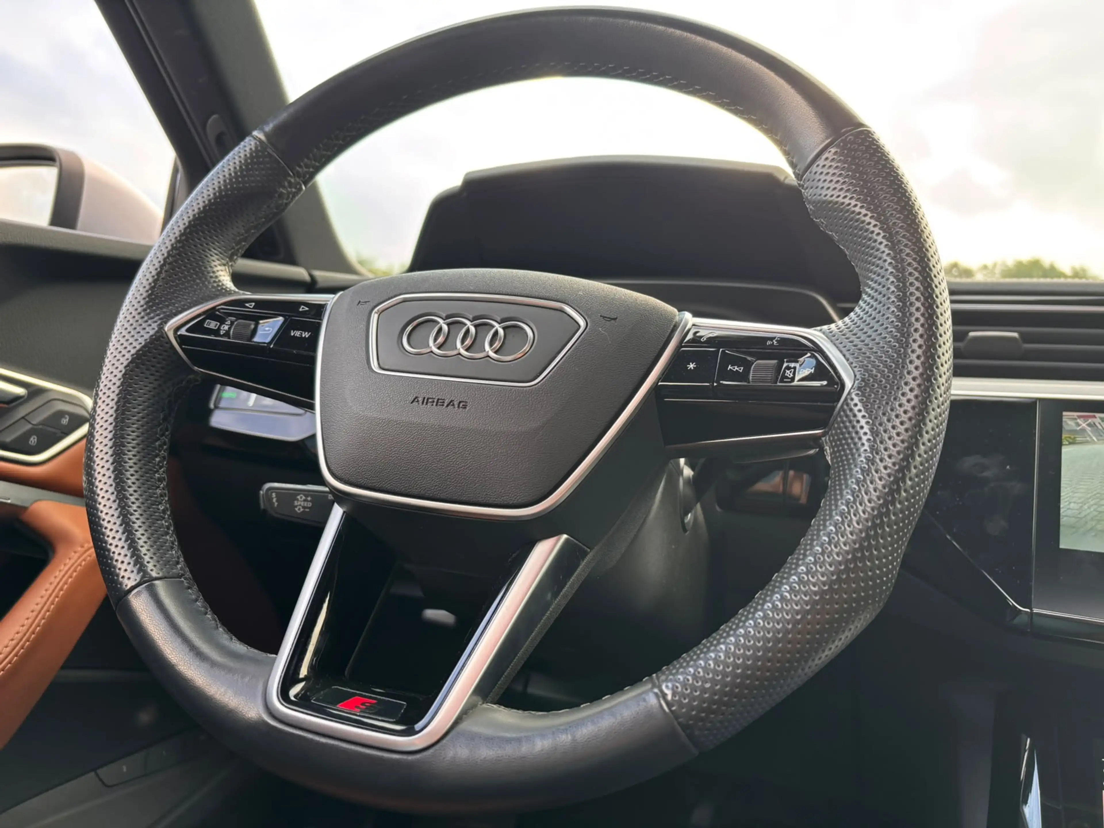 Audi e-tron 55 quattro S edition 95 kWh | Pano | ACC — photo 19