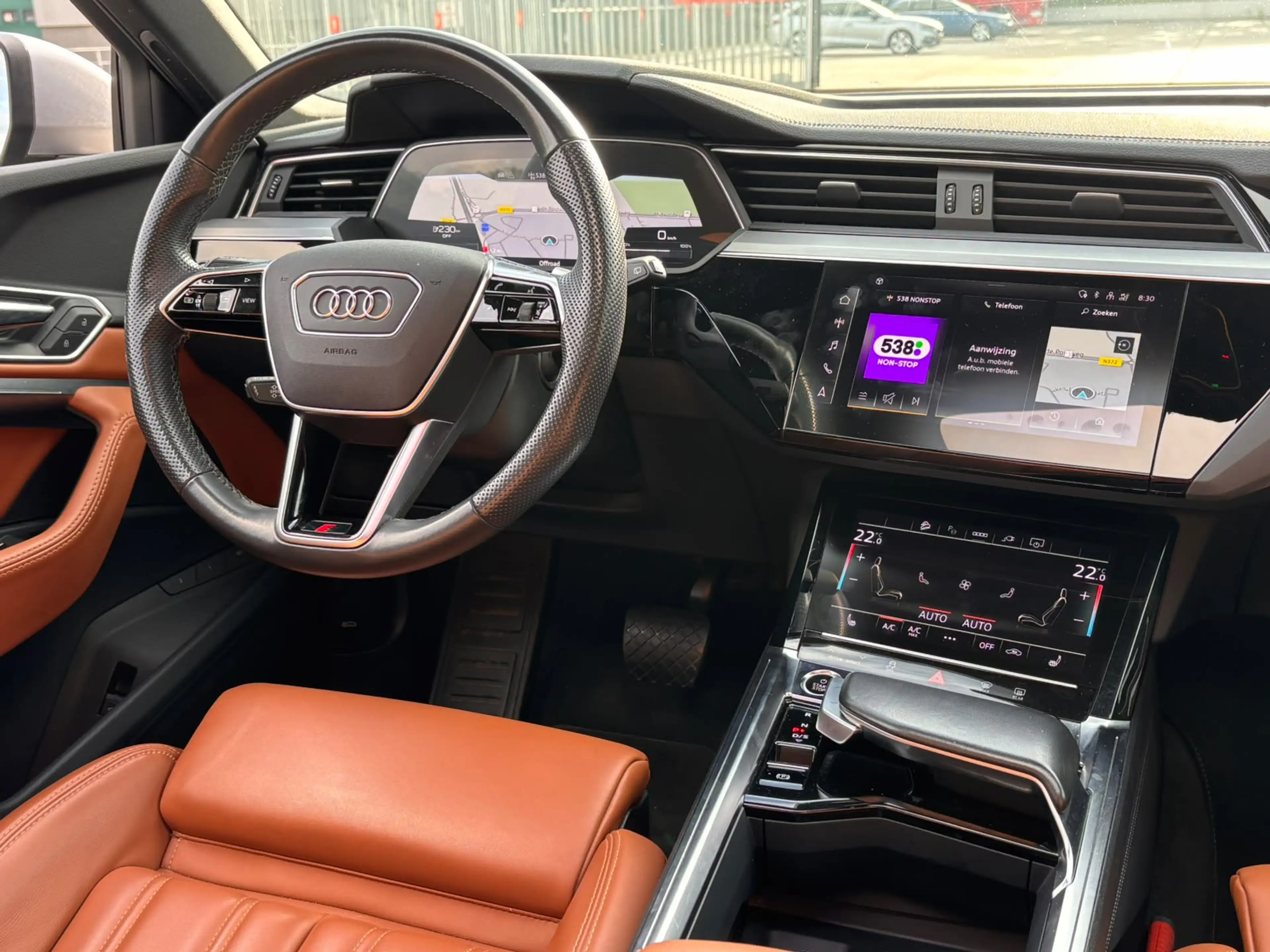 Audi e-tron 55 quattro S edition 95 kWh | Pano | ACC — photo 13