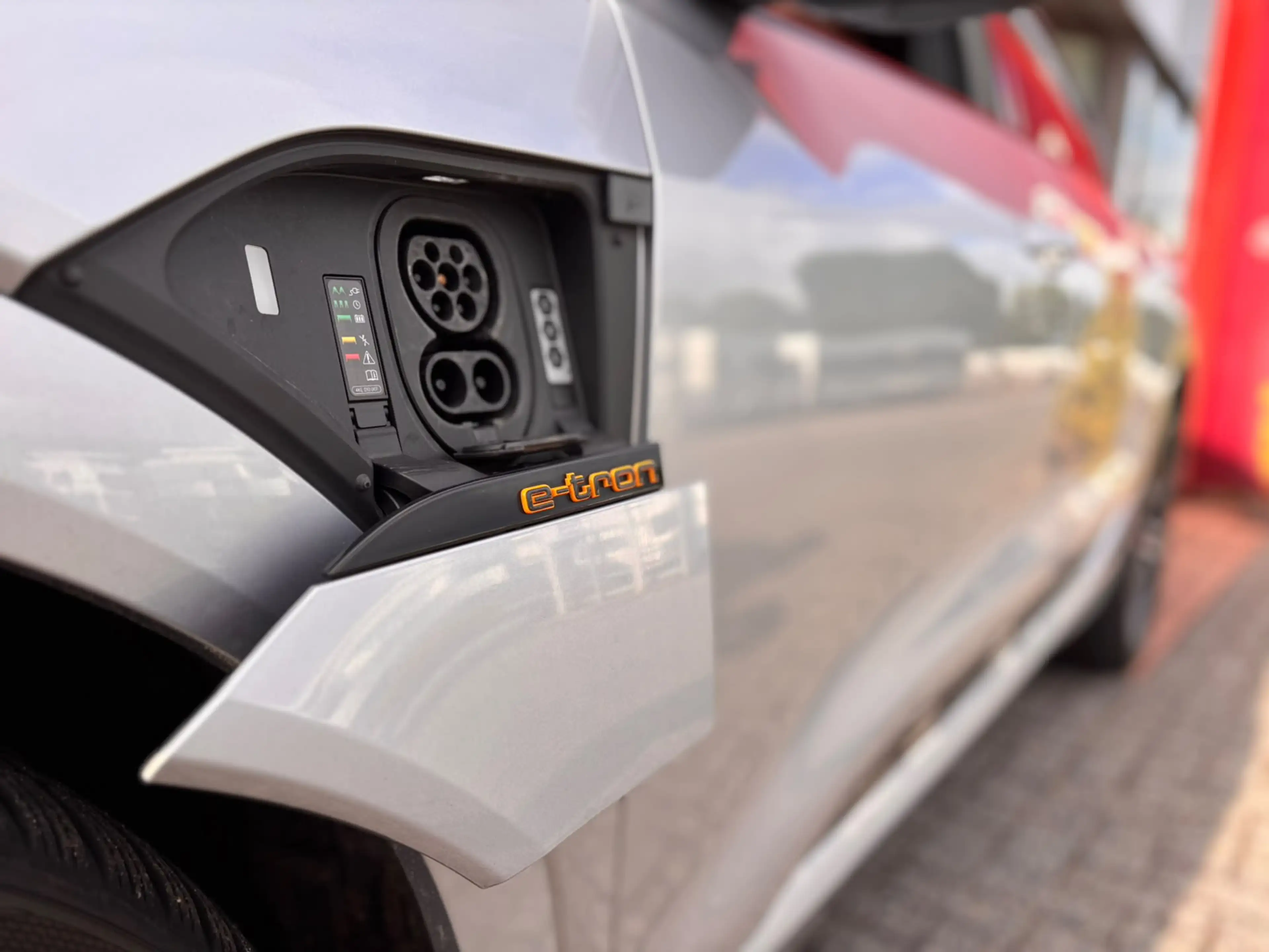 Audi e-tron 55 quattro S edition 95 kWh | Pano | ACC — photo 30