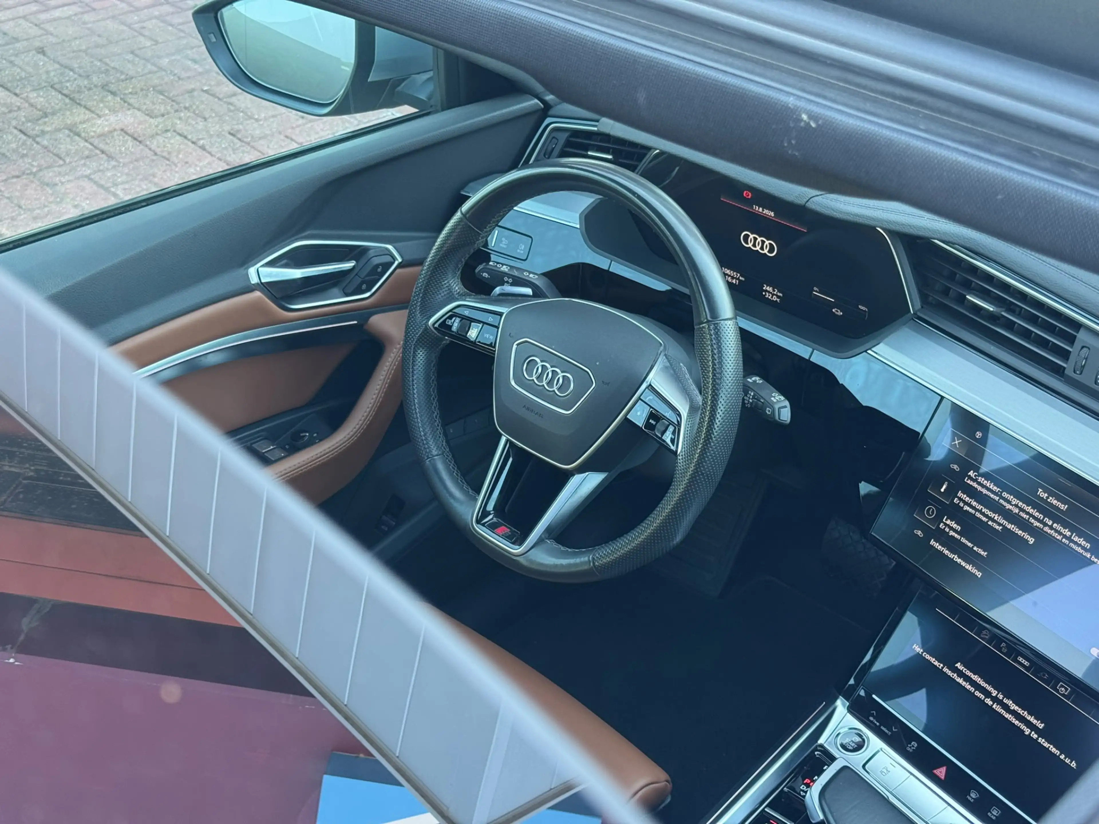 Audi e-tron 55 quattro S edition 95 kWh | Pano | ACC — photo 18