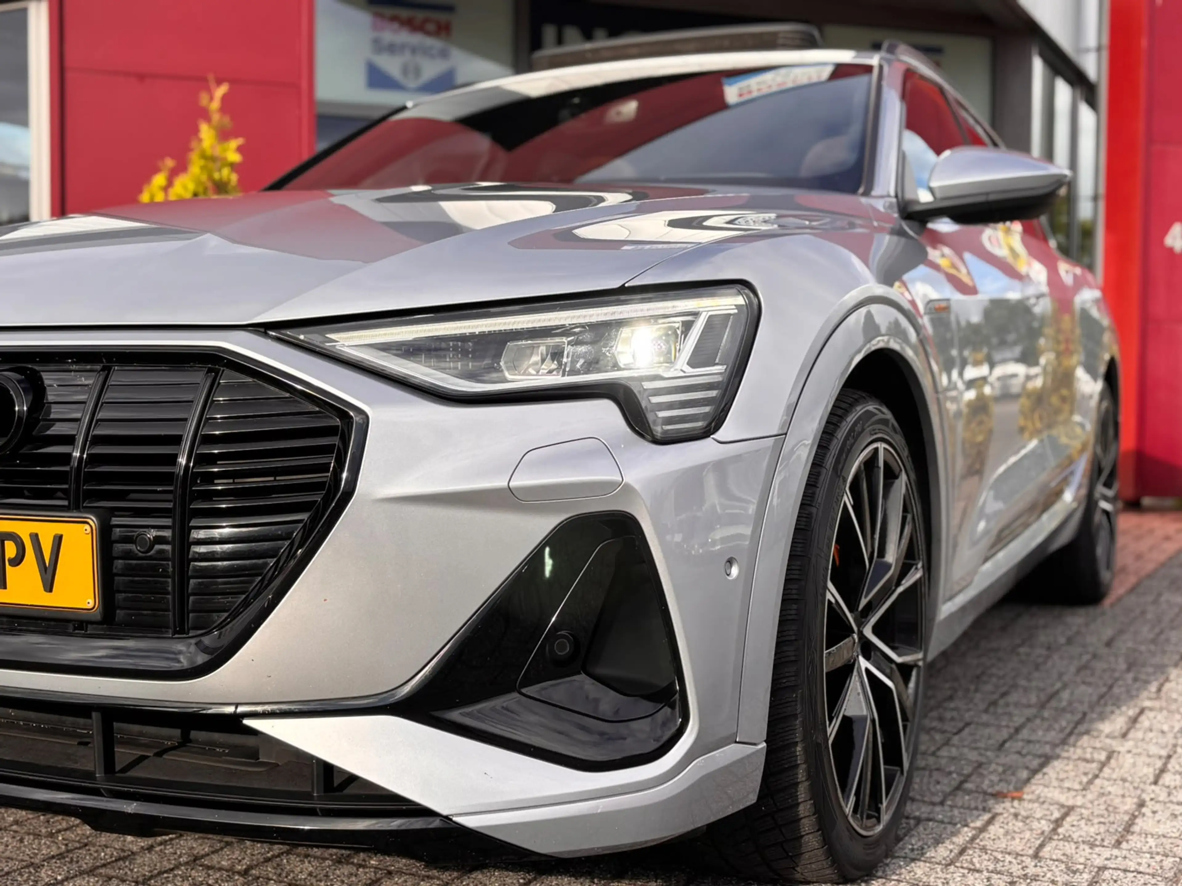 Audi e-tron 55 quattro S edition 95 kWh | Pano | ACC — photo 2